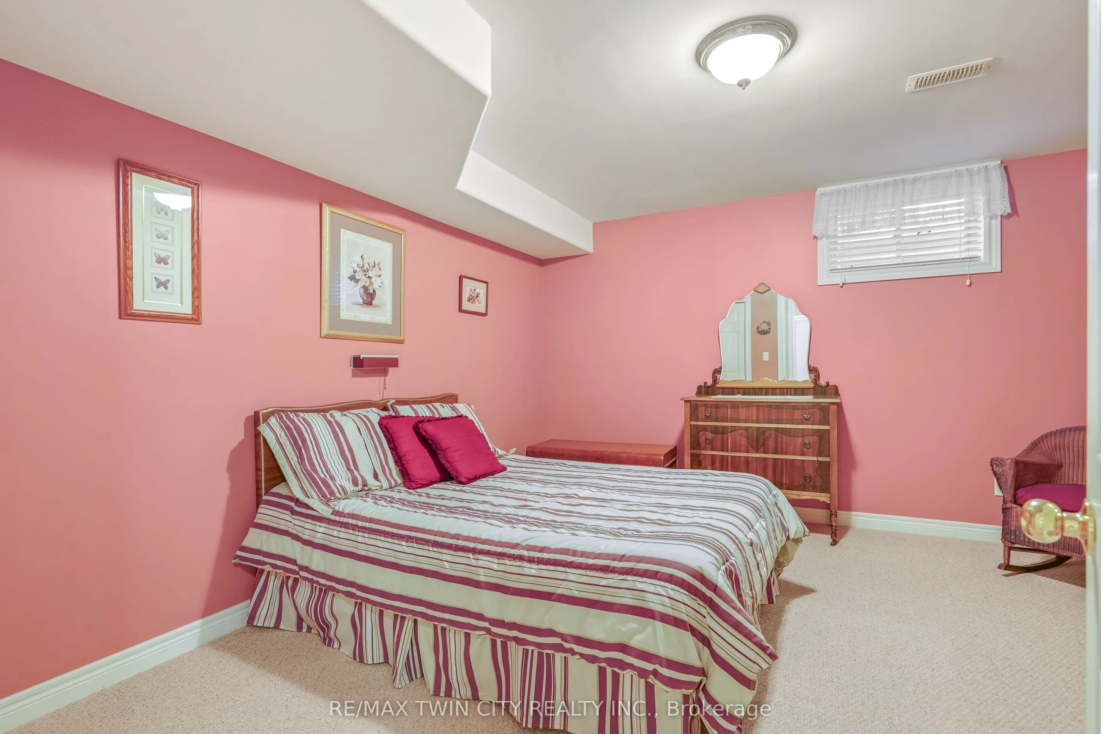 25 Cobden Court, #8