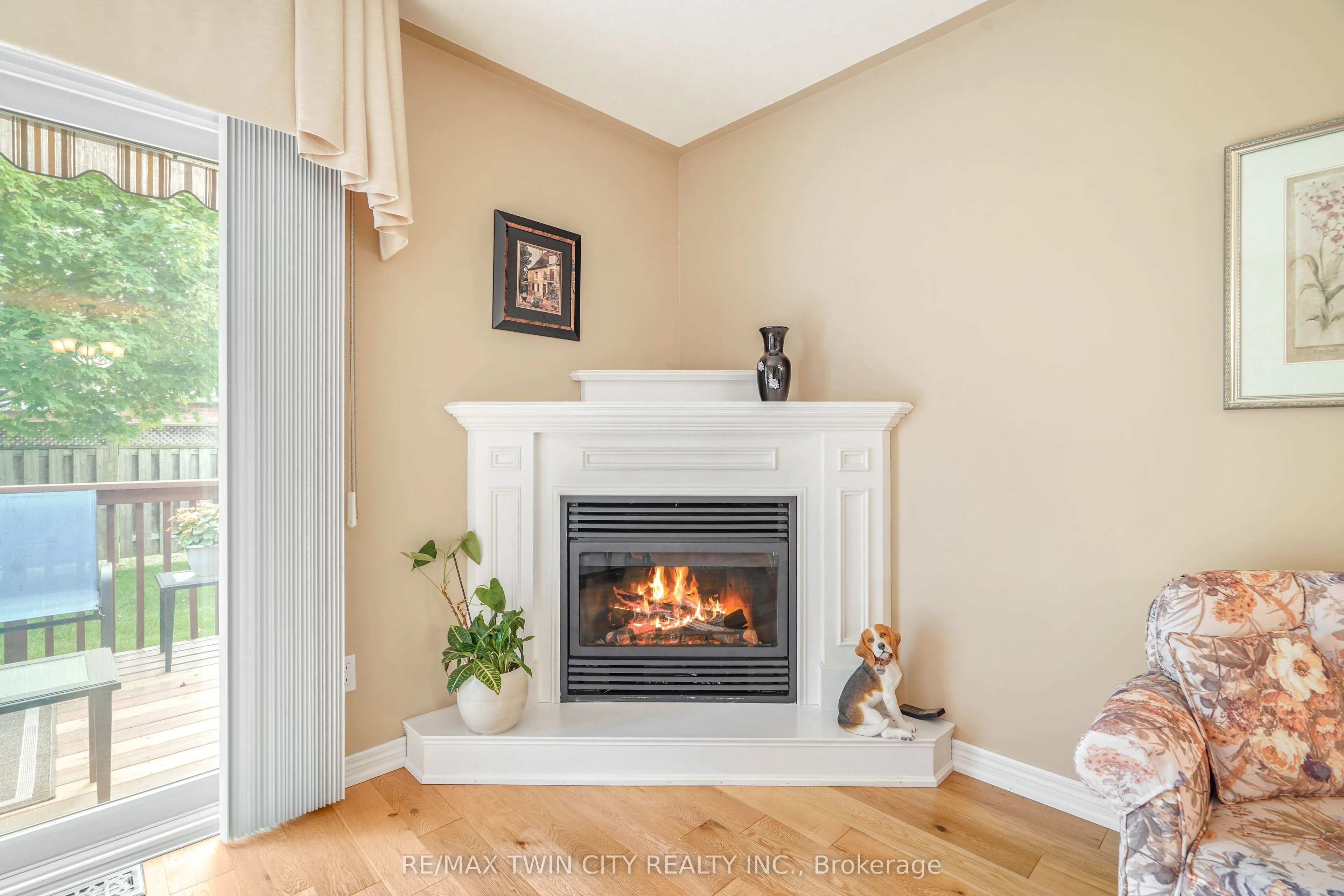 25 Cobden Court, #8