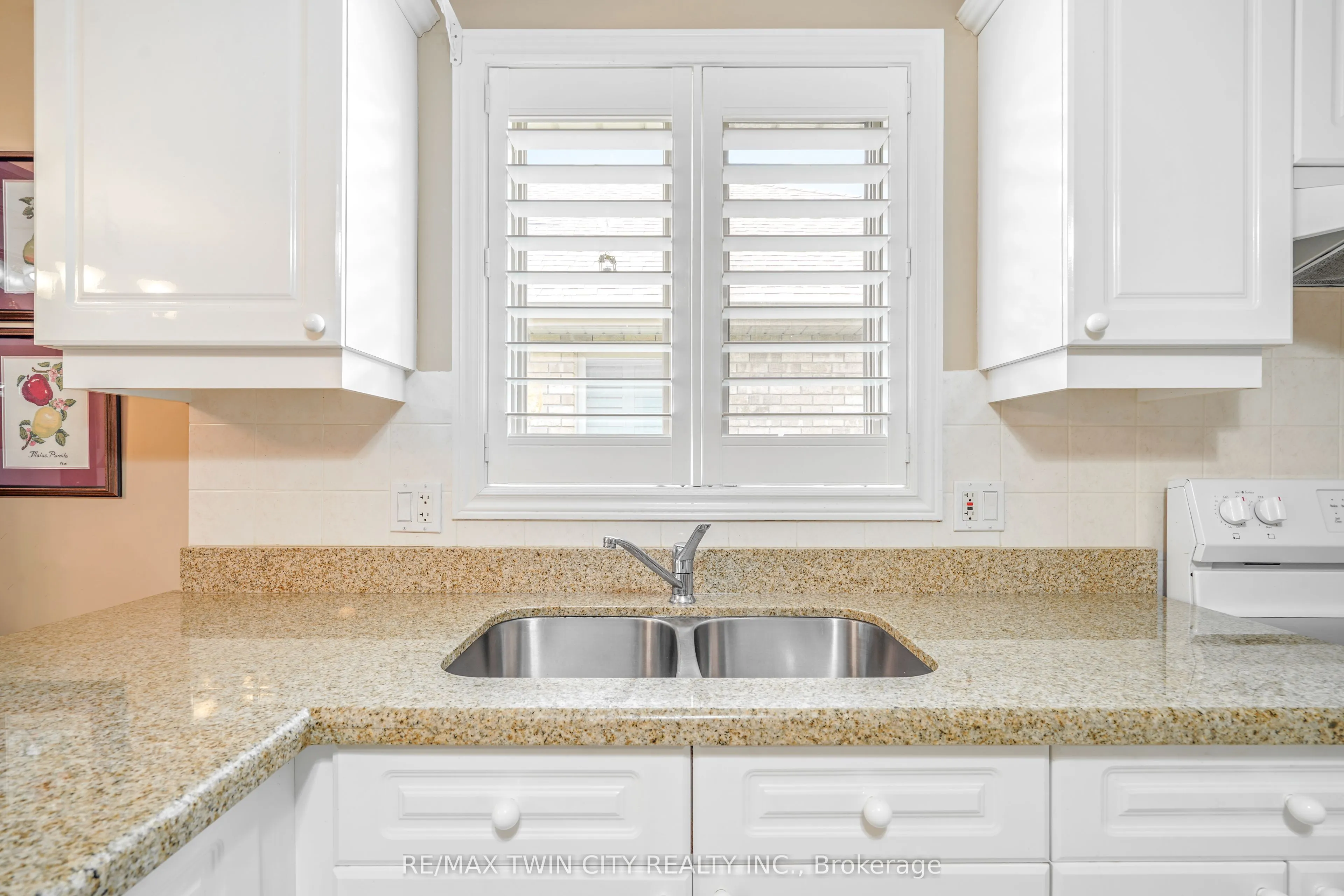 25 Cobden Court, #8