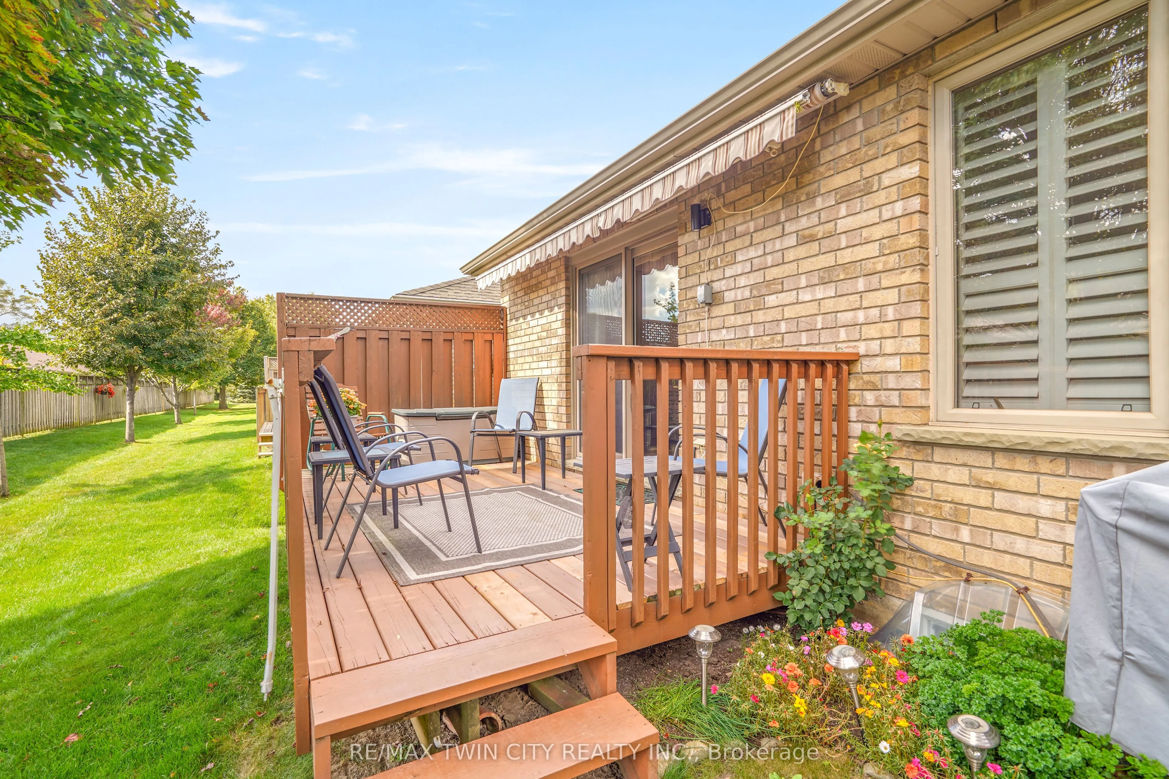 25 Cobden Court, #8