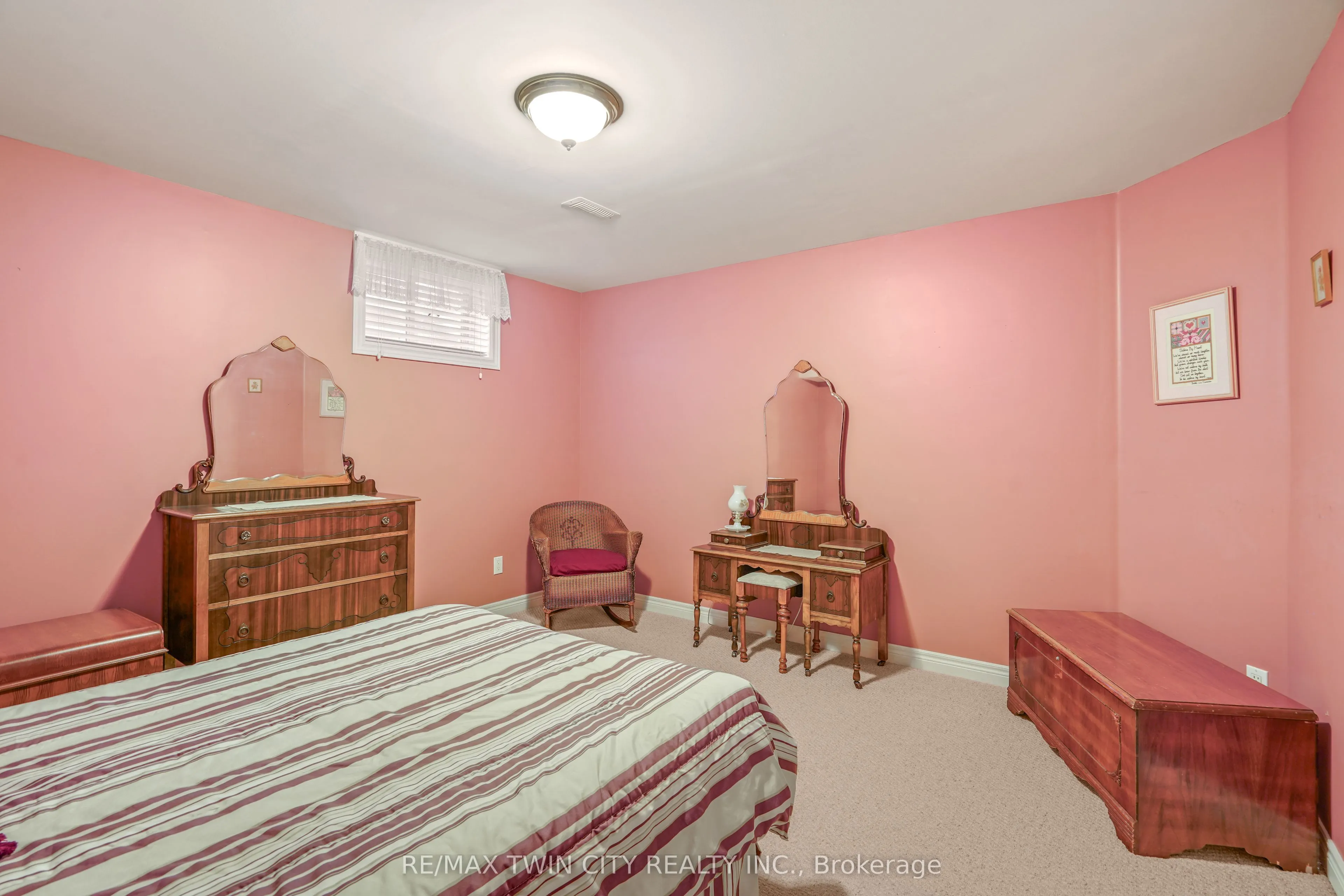 25 Cobden Court, #8