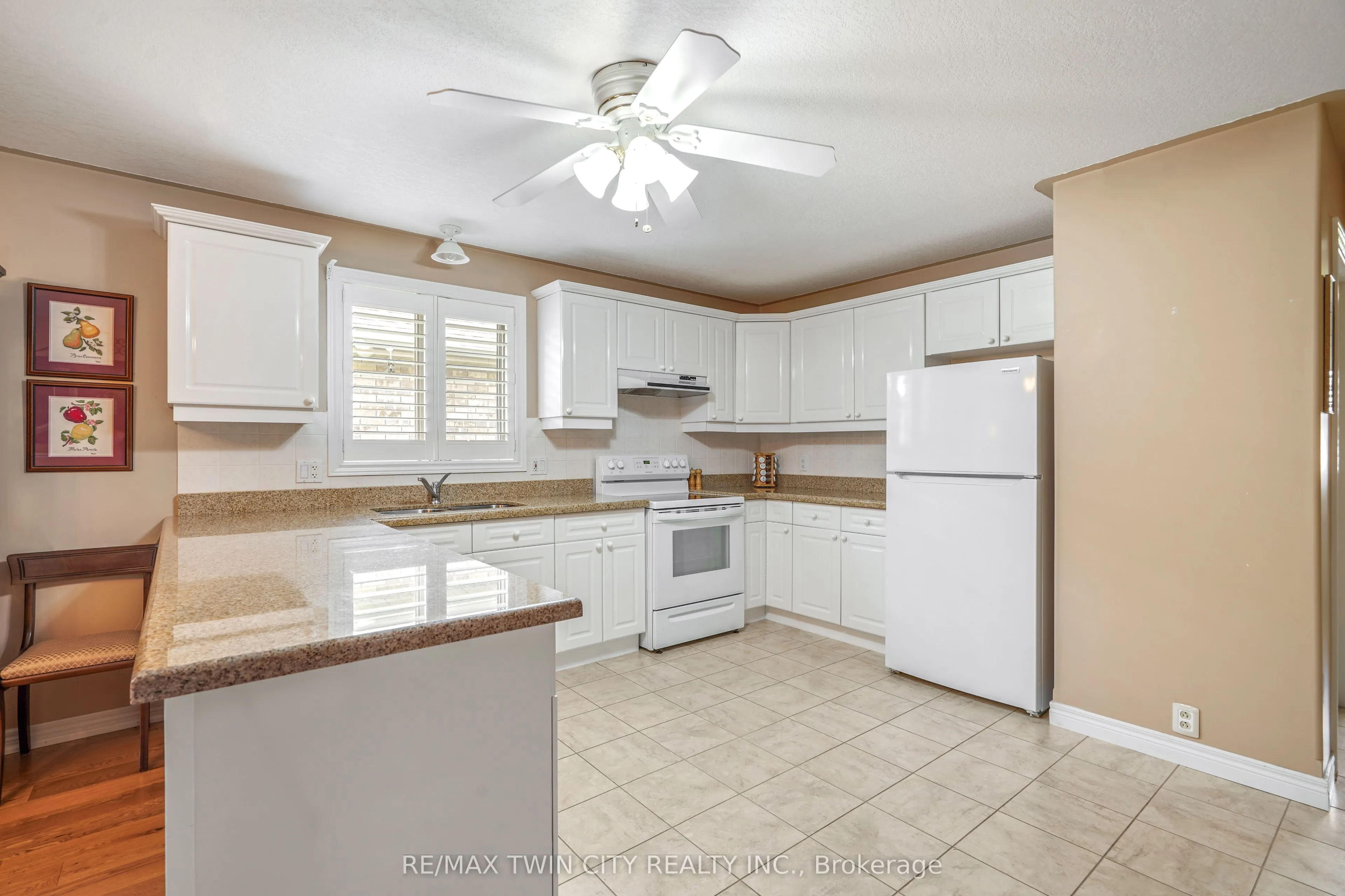 25 Cobden Court, #8