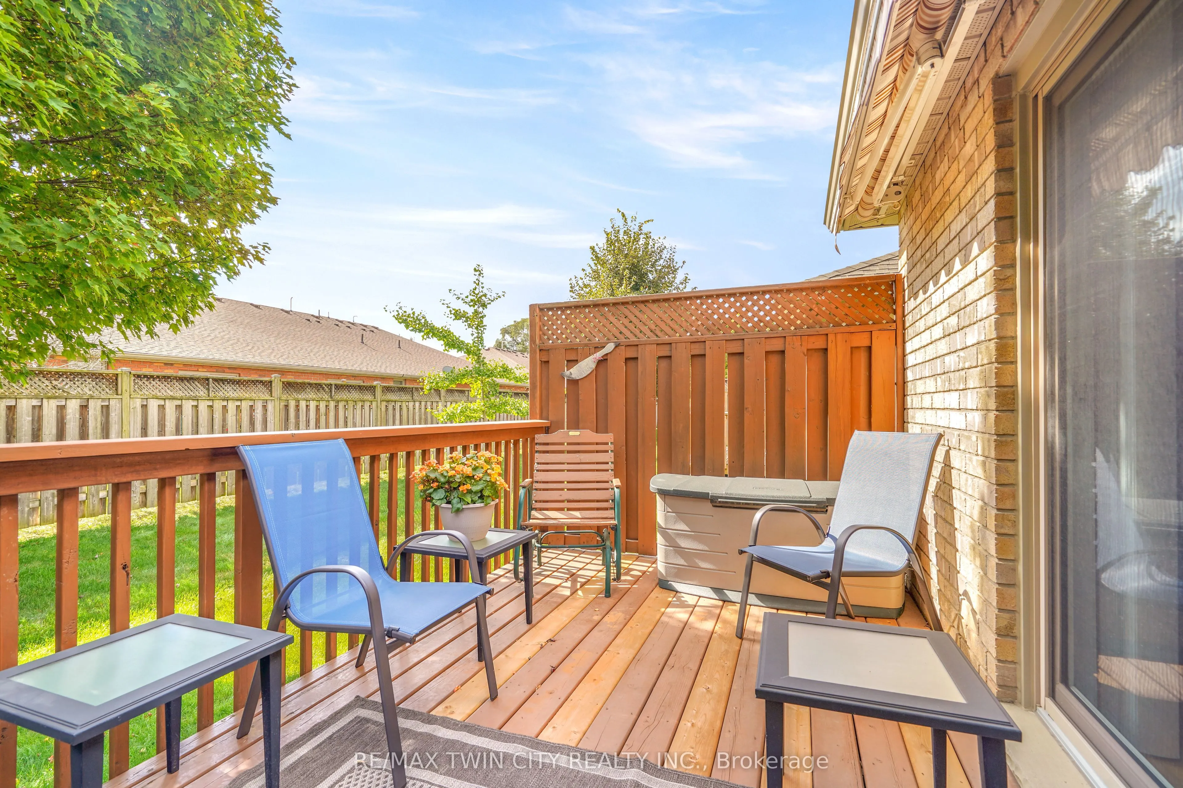 25 Cobden Court, #8