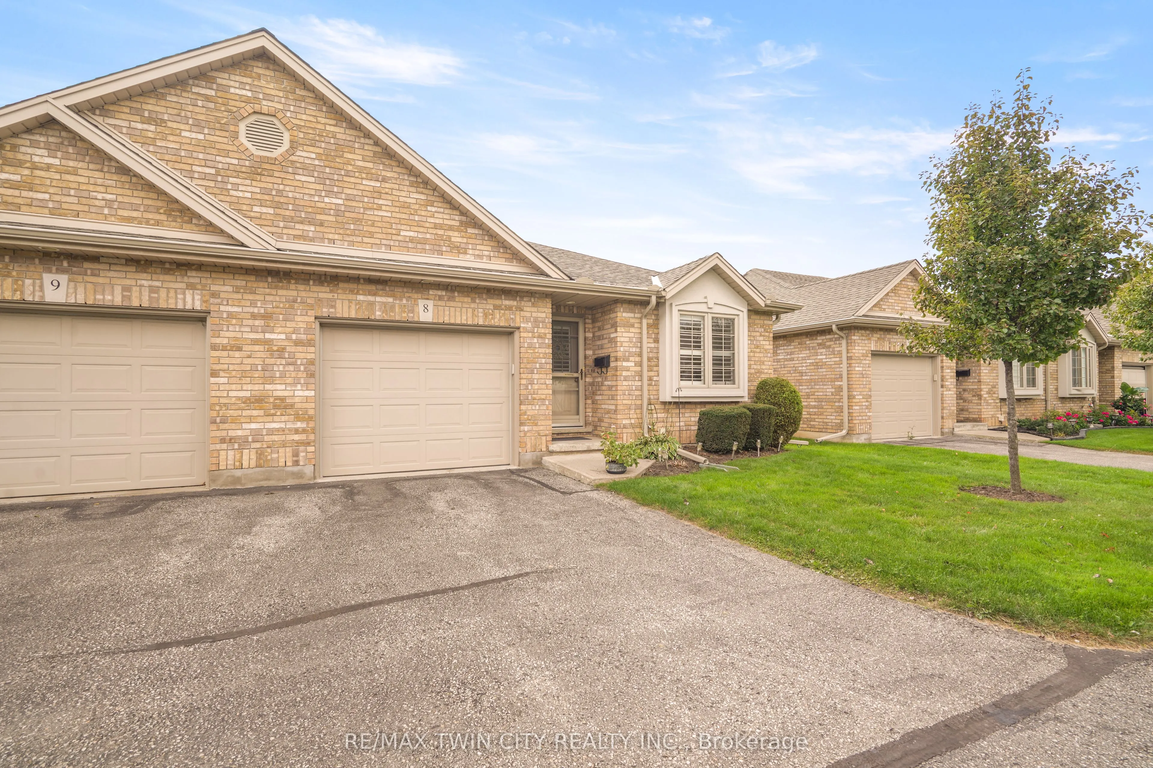 25 Cobden Court, #8