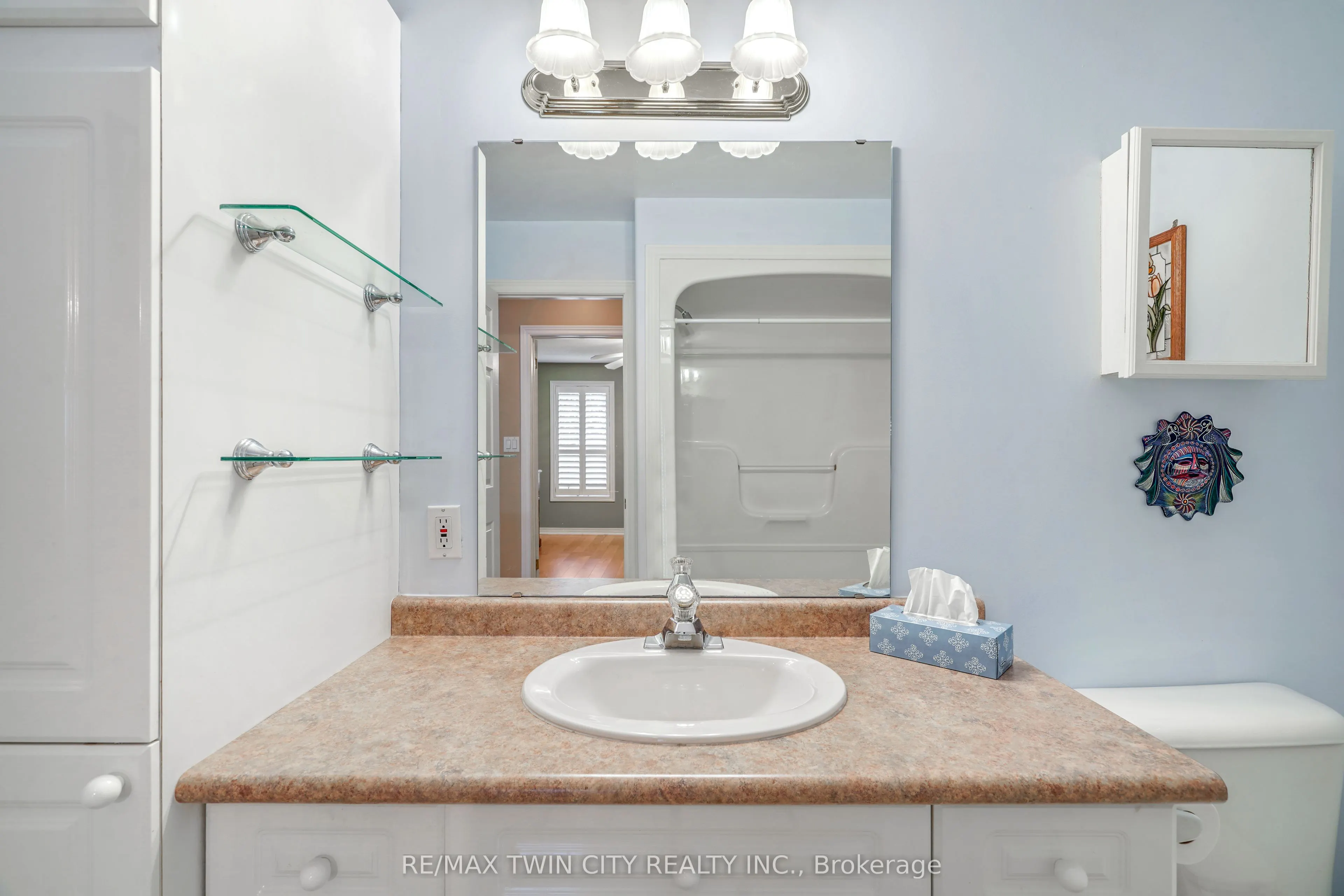 25 Cobden Court, #8