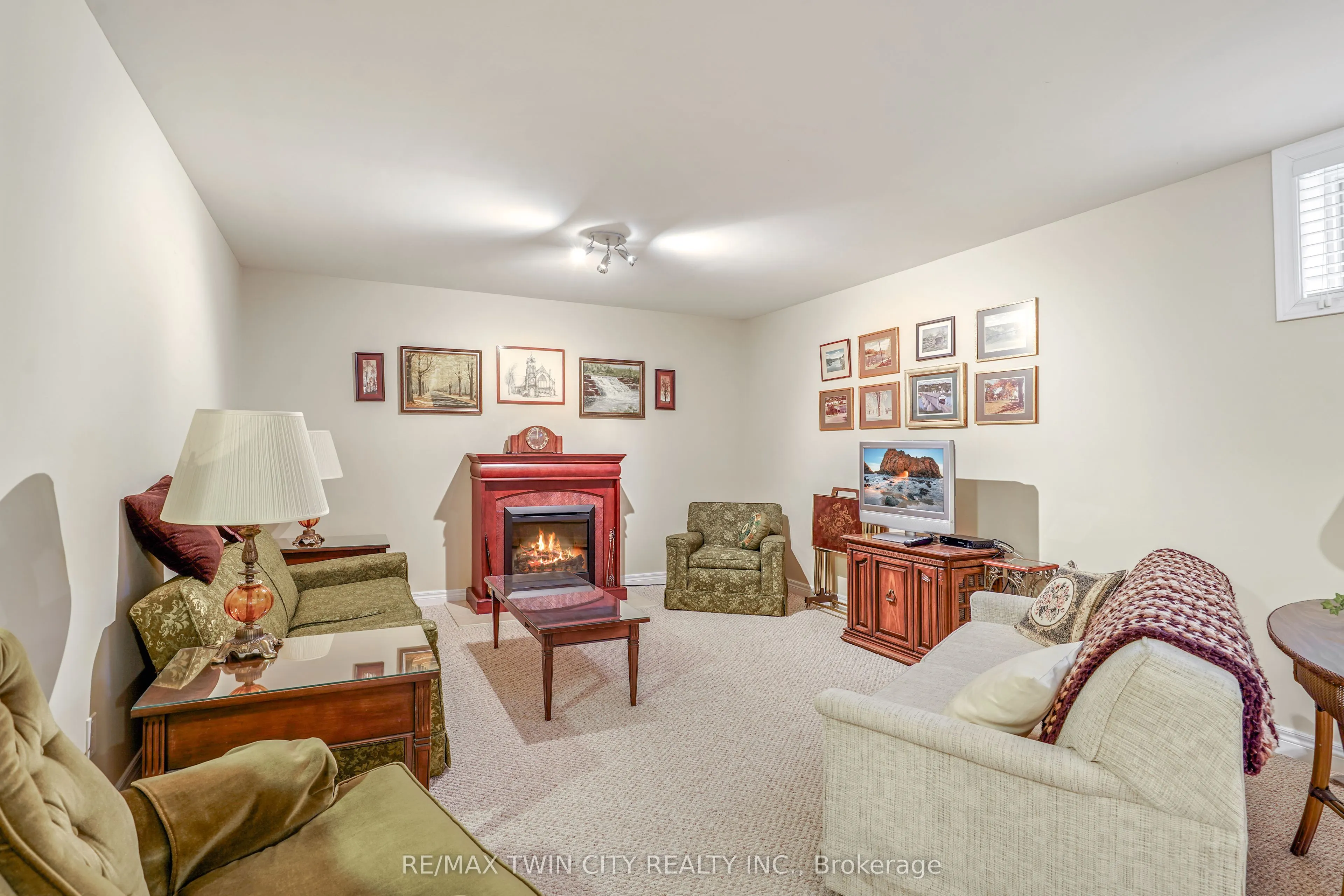 25 Cobden Court, #8