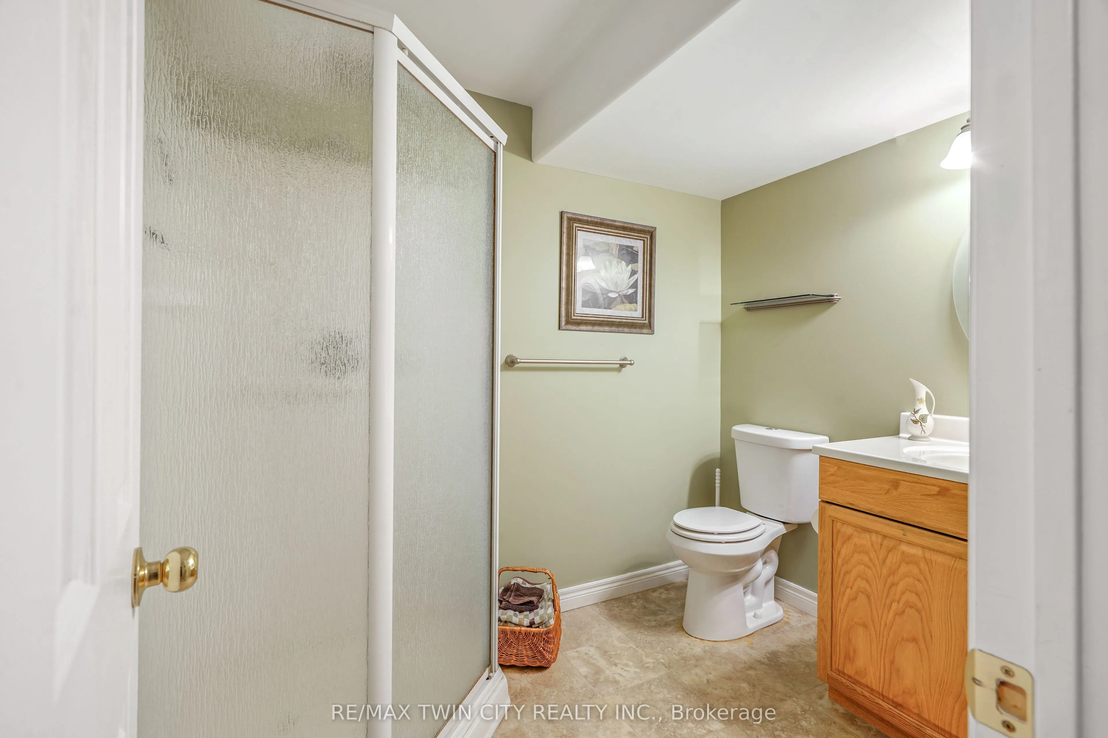 25 Cobden Court, #8