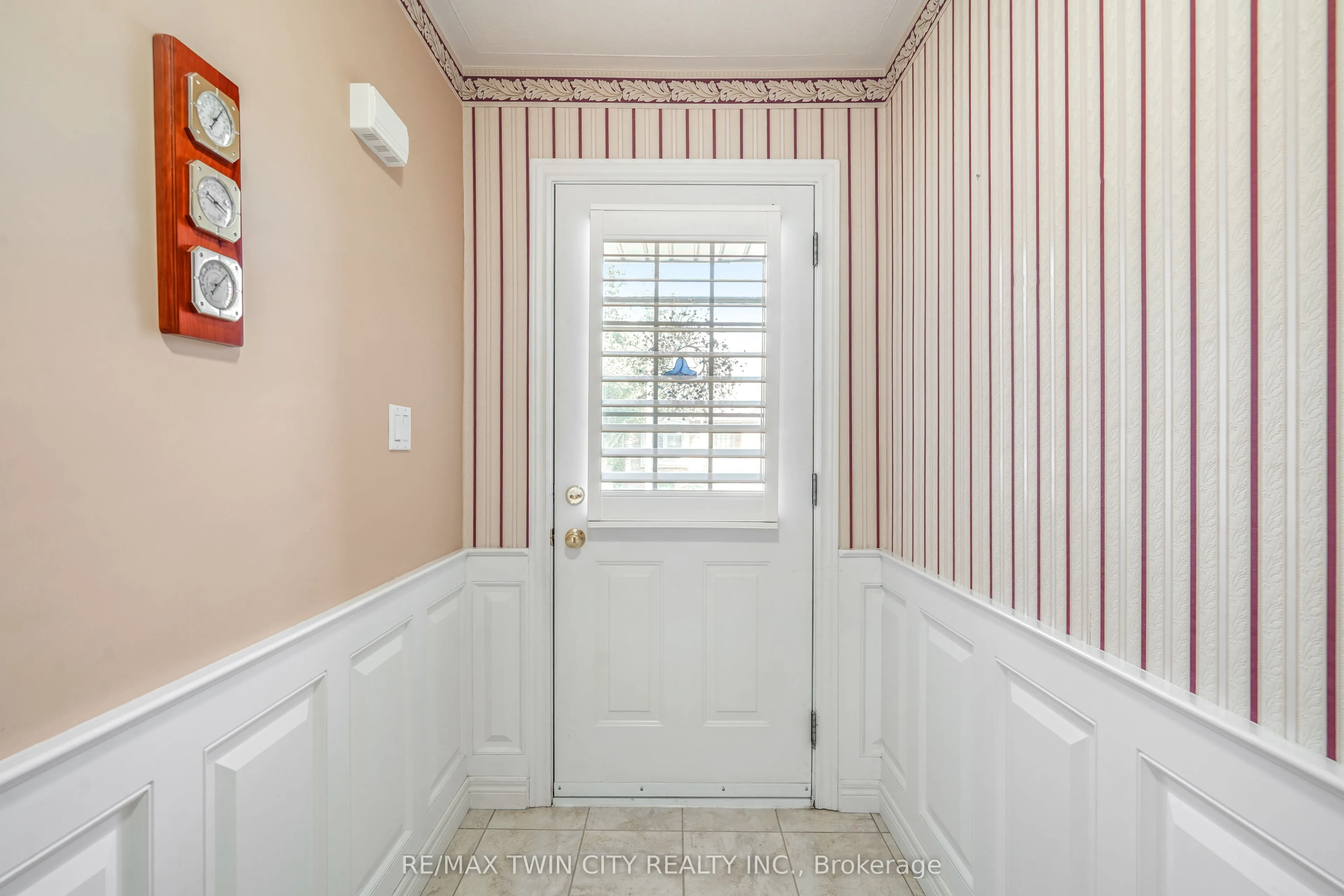 25 Cobden Court, #8
