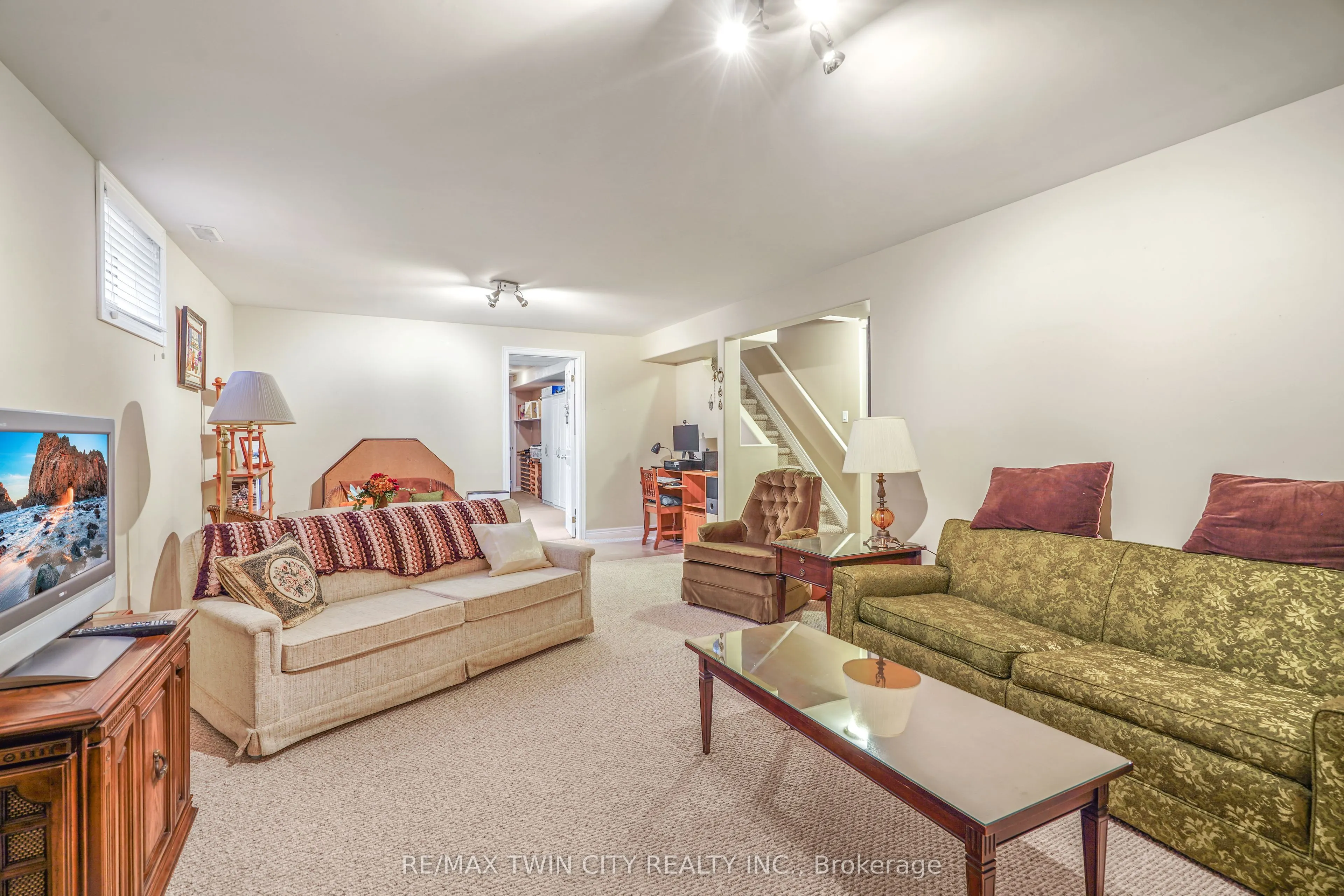 25 Cobden Court, #8