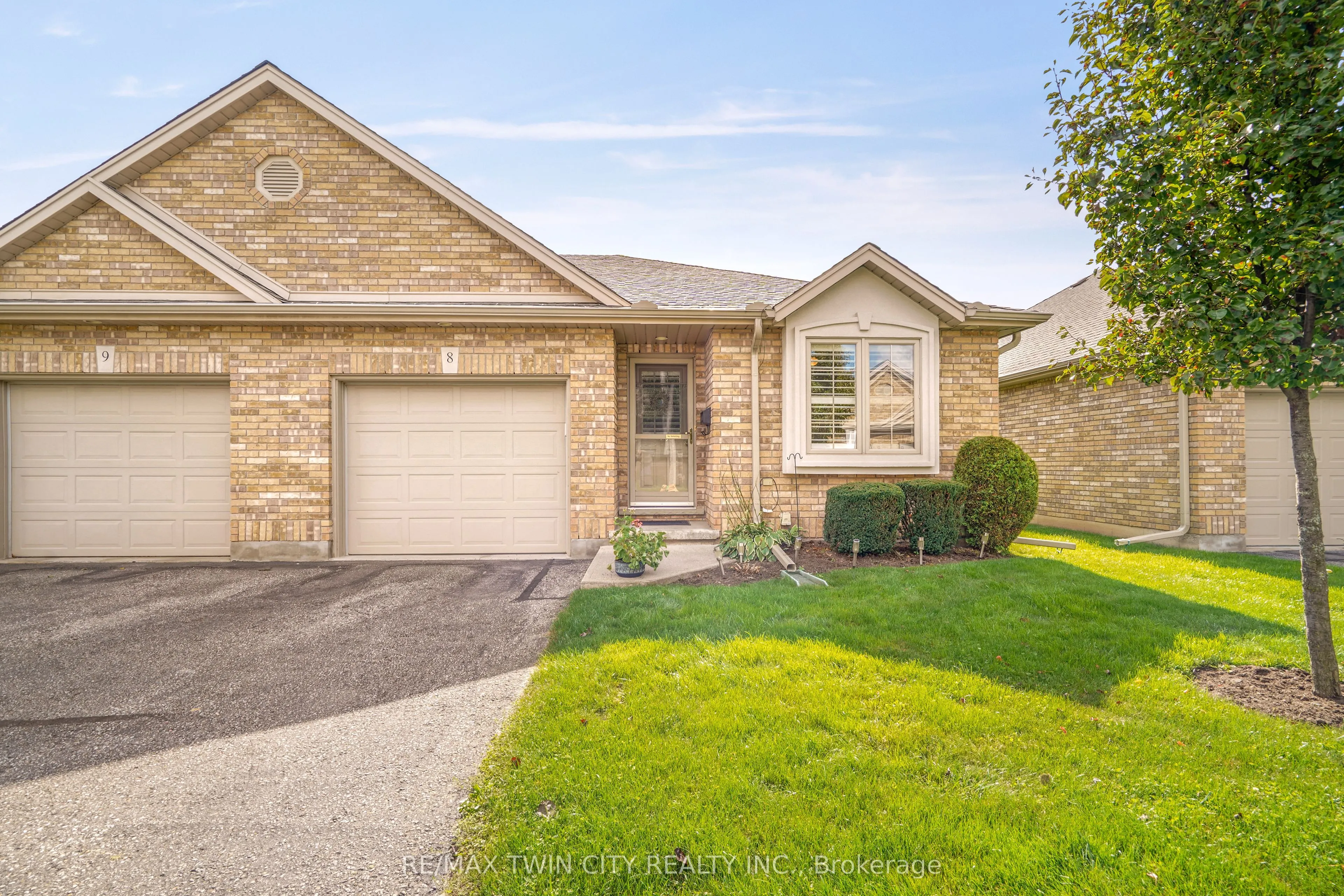 25 Cobden Court, #8