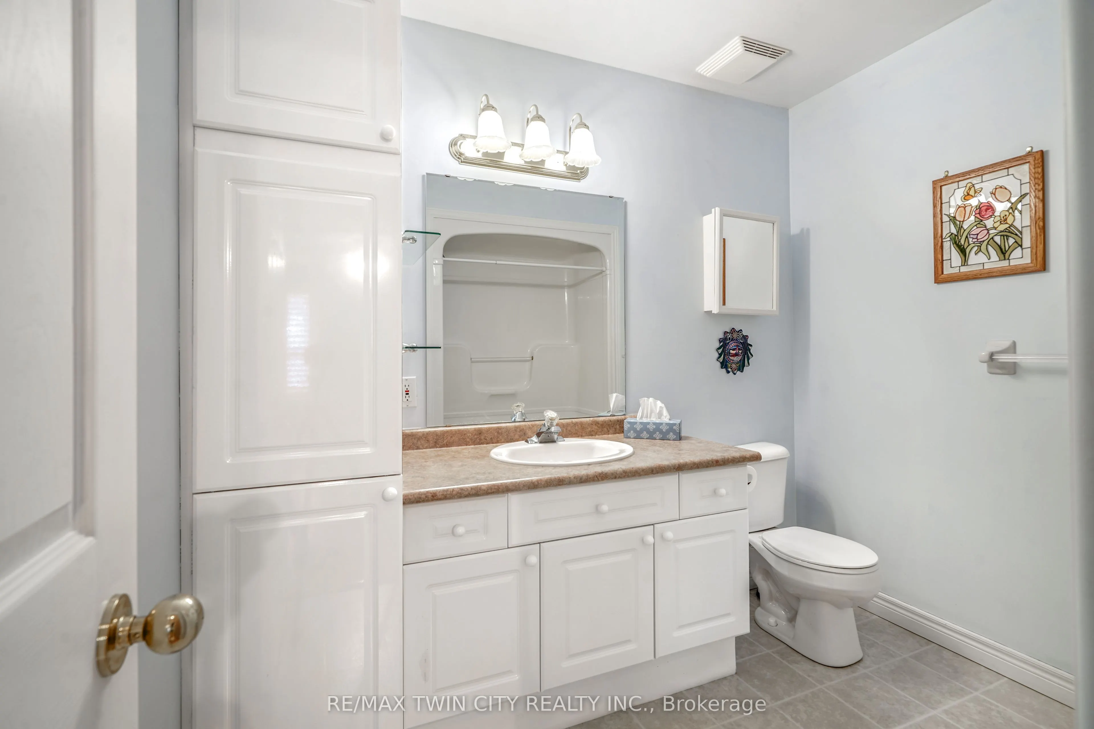 25 Cobden Court, #8
