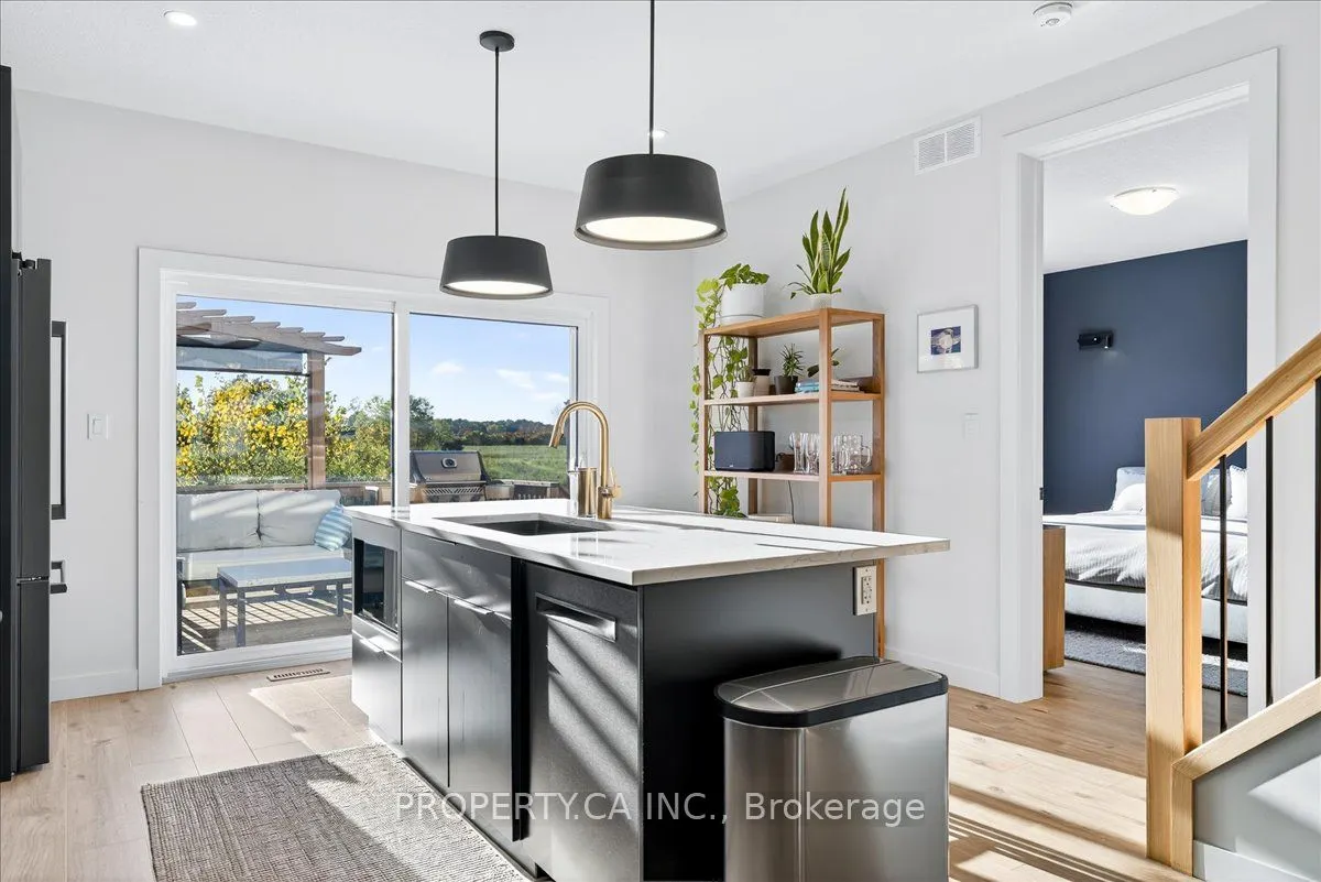 744 Nelson Street W, #9