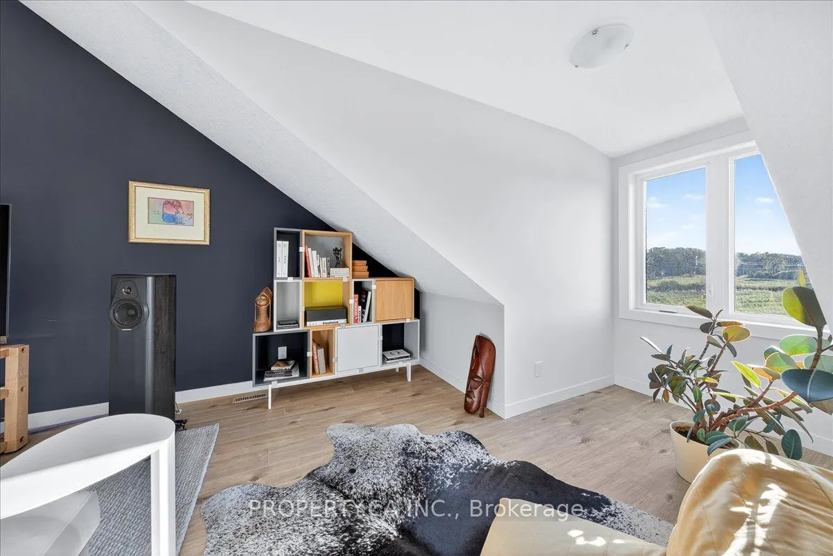 744 Nelson Street W, #9
