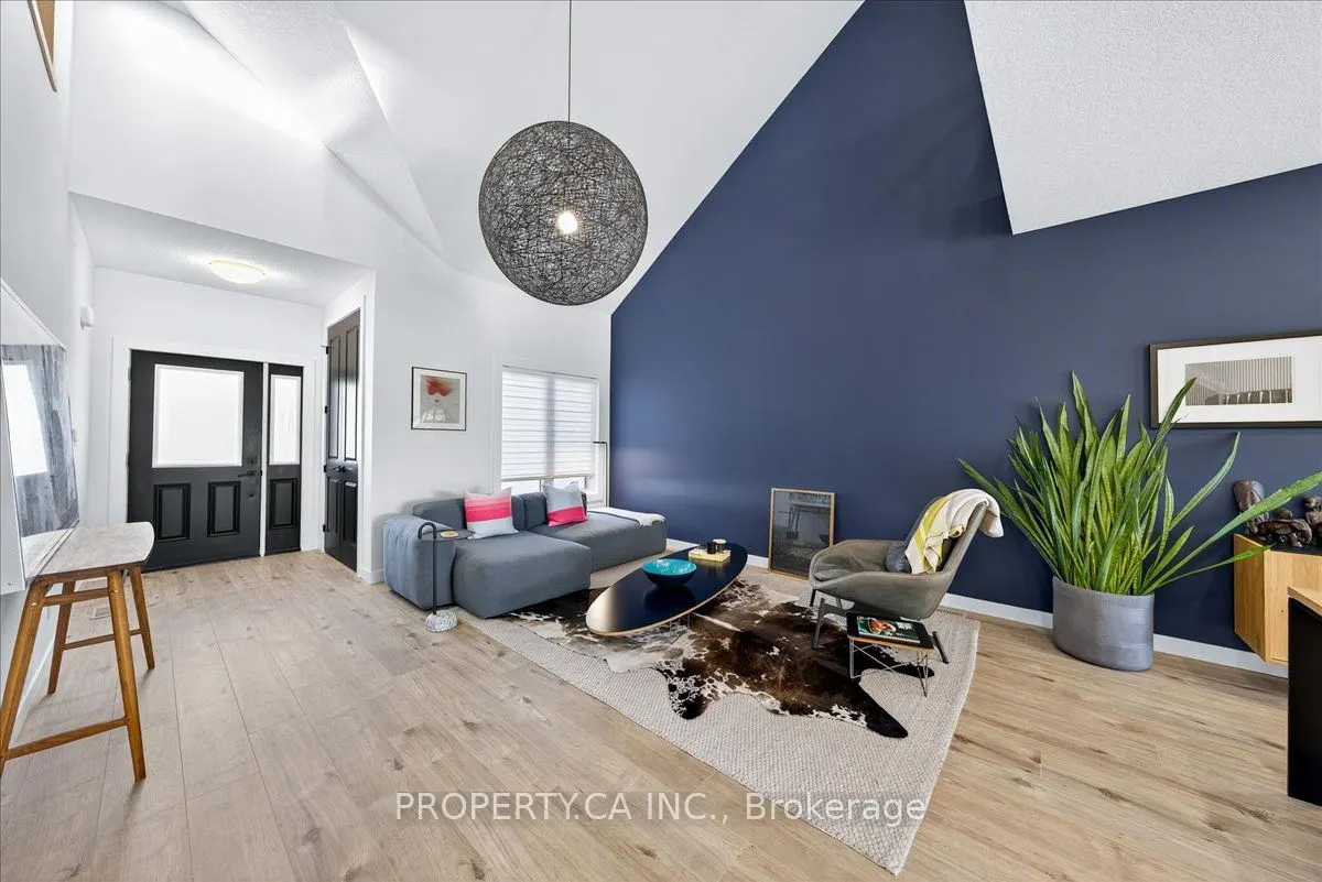 744 Nelson Street W, #9
