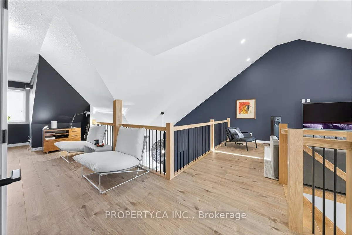 744 Nelson Street W, #9