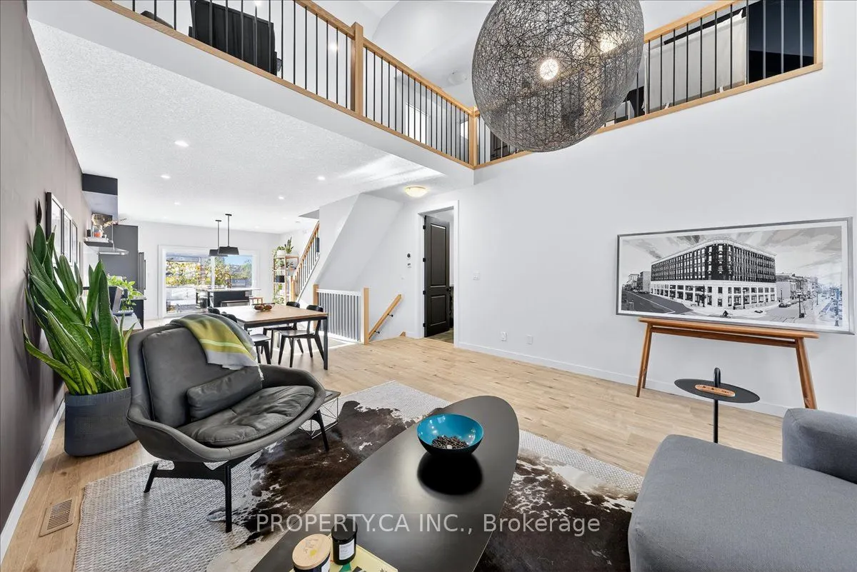 744 Nelson Street W, #9