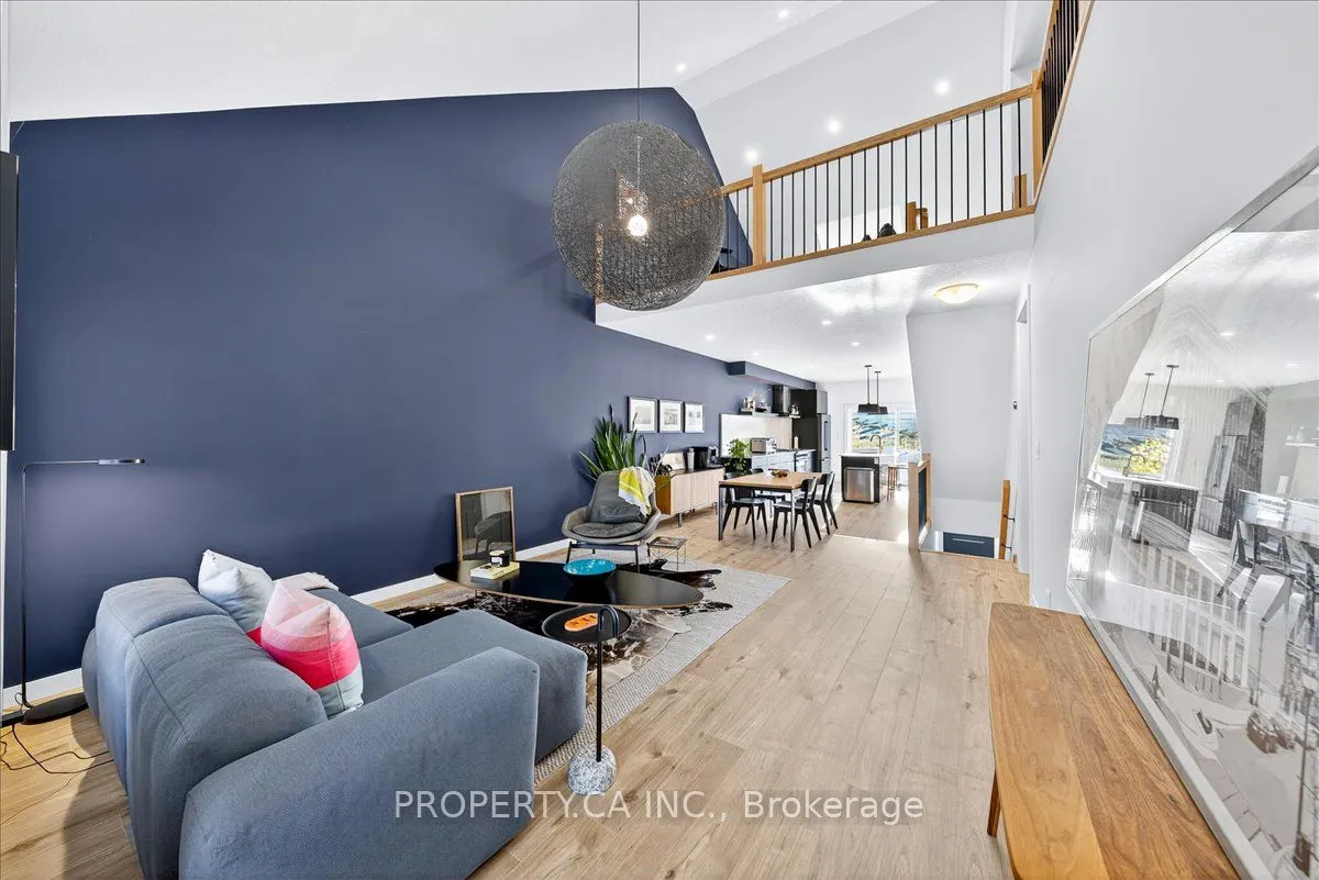 744 Nelson Street W, #9