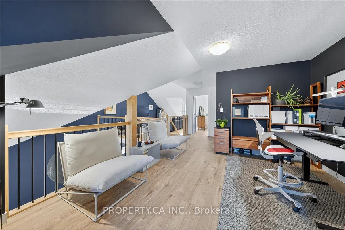 744 Nelson Street W, #9