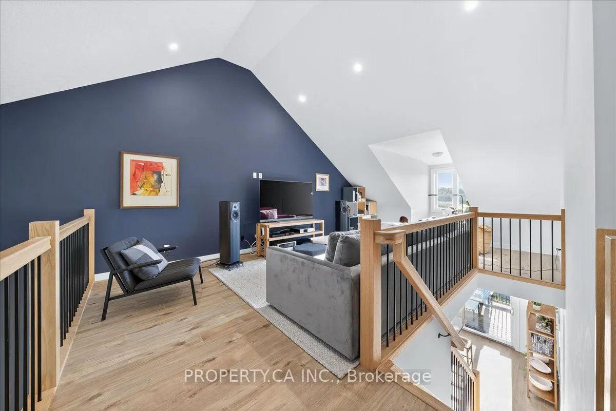 744 Nelson Street W, #9