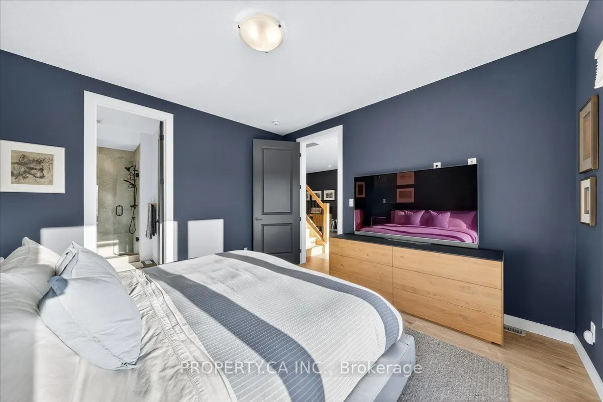 744 Nelson Street W, #9