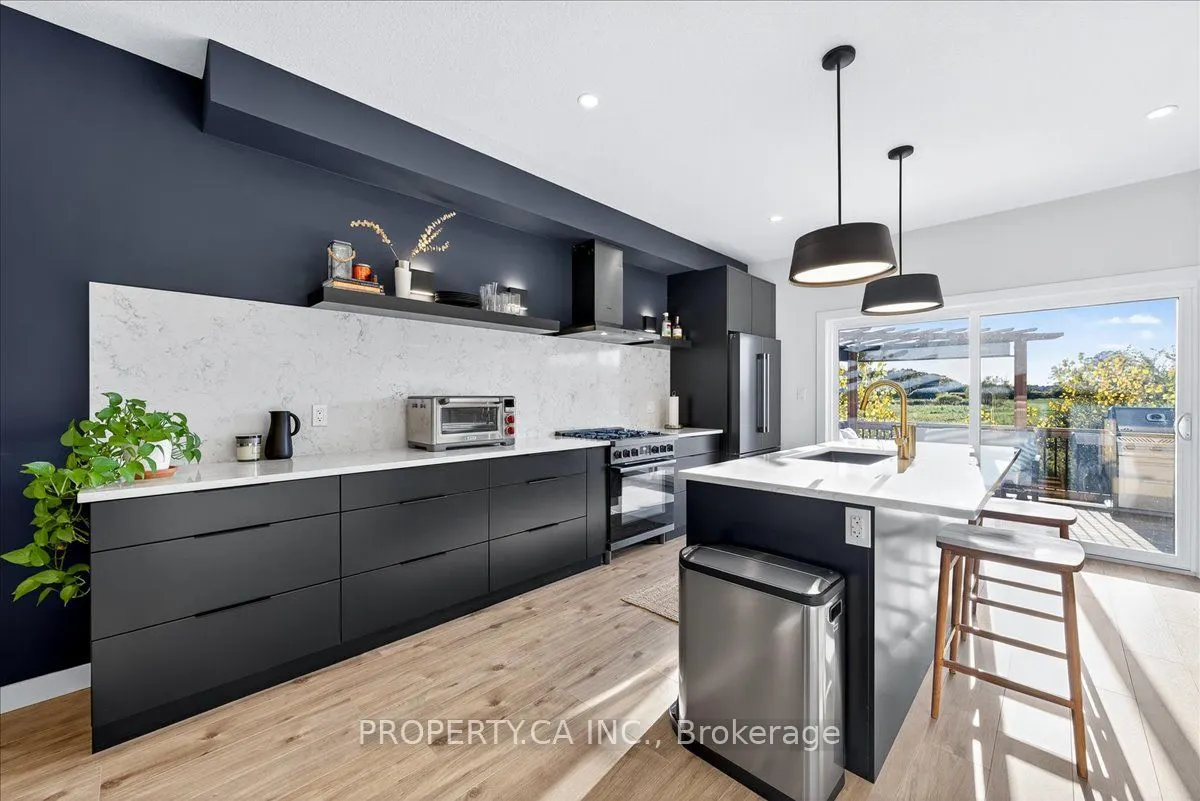 744 Nelson Street W, #9