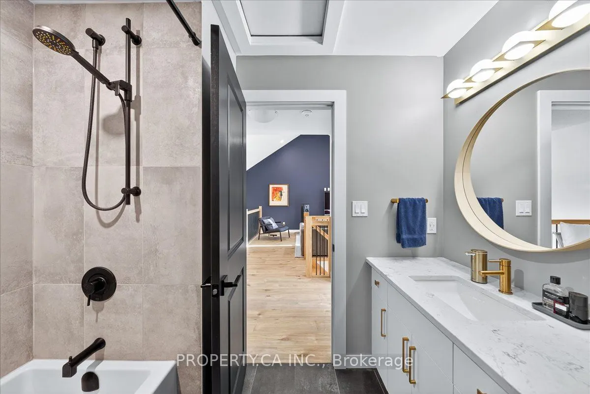 744 Nelson Street W, #9