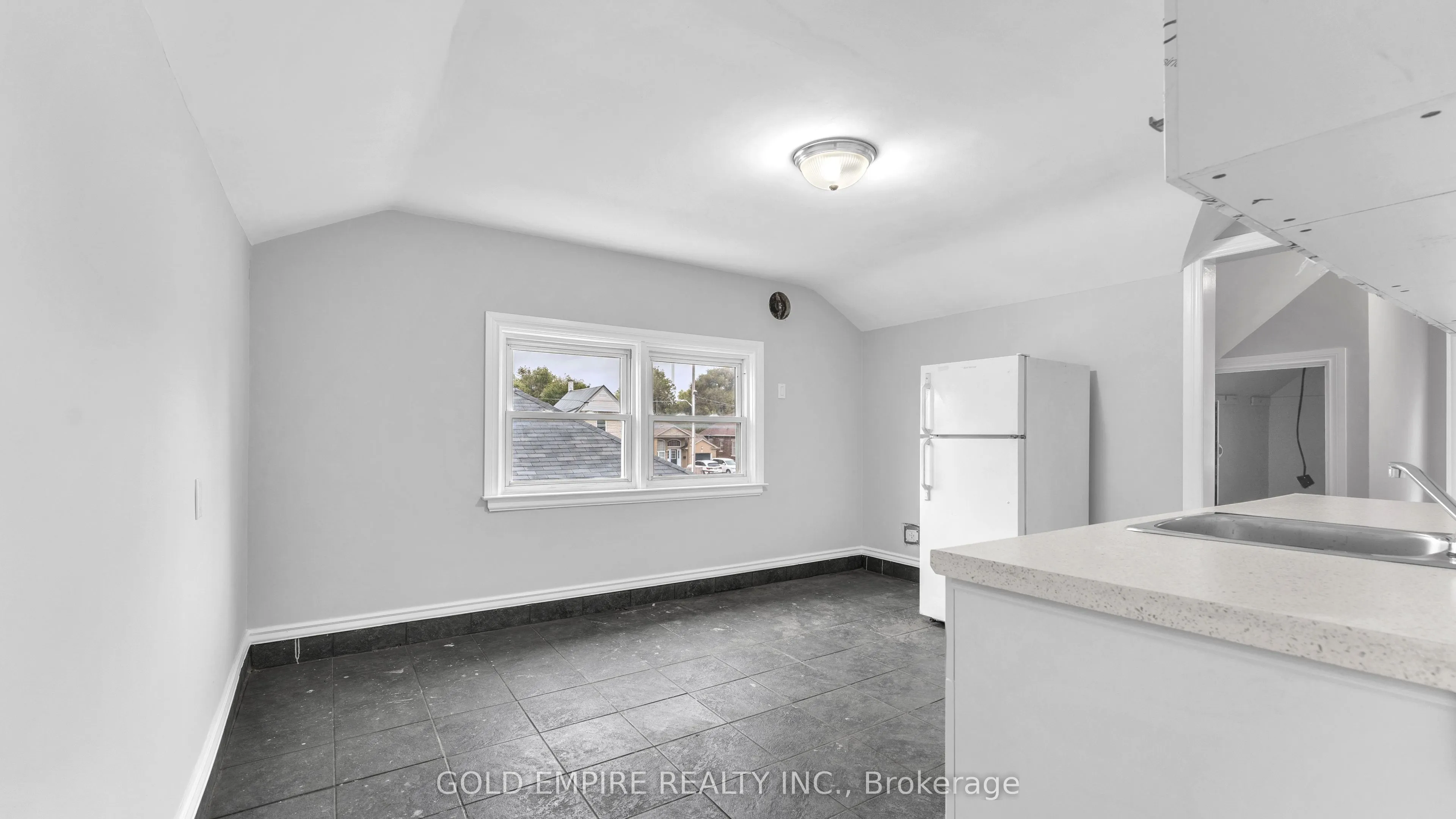 908 Trafalgar Street, #UPPER