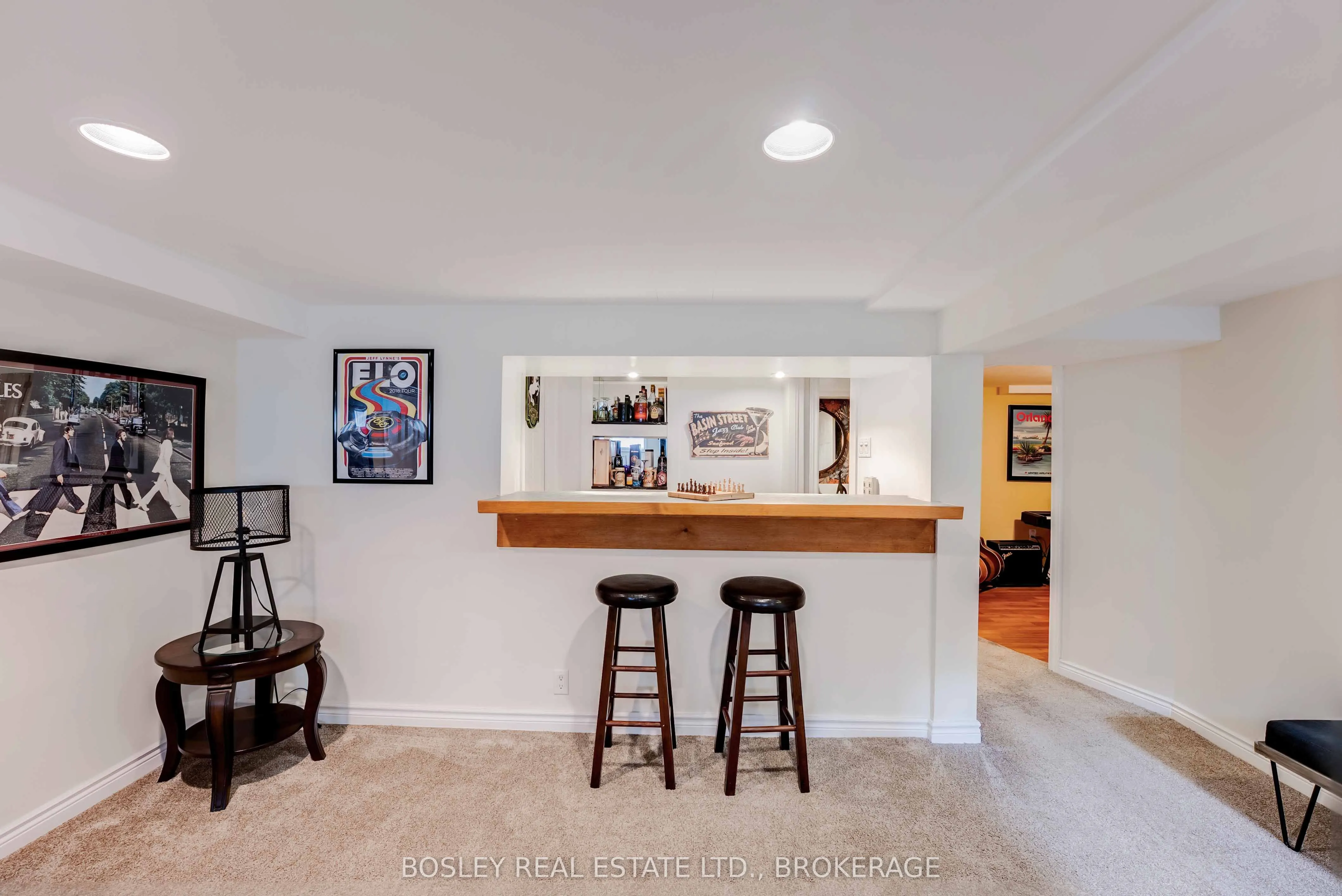 6373 Corwin Crescent