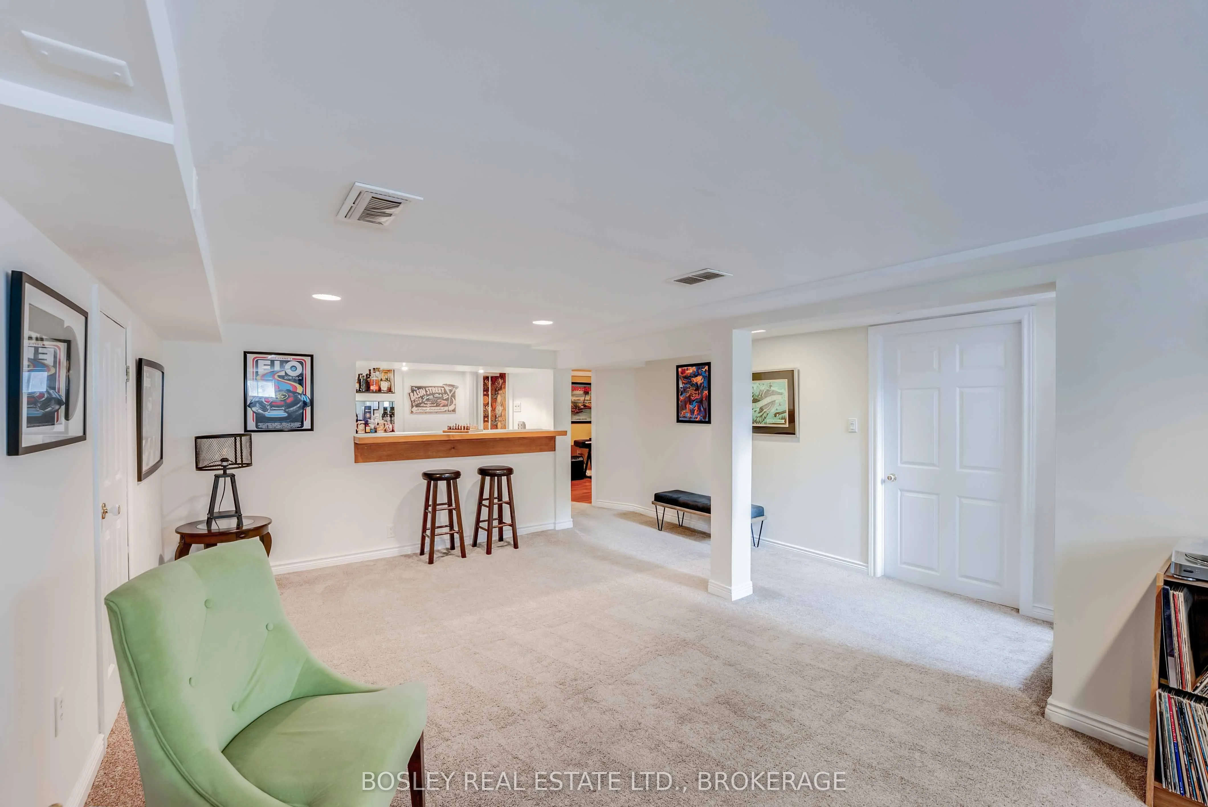 6373 Corwin Crescent
