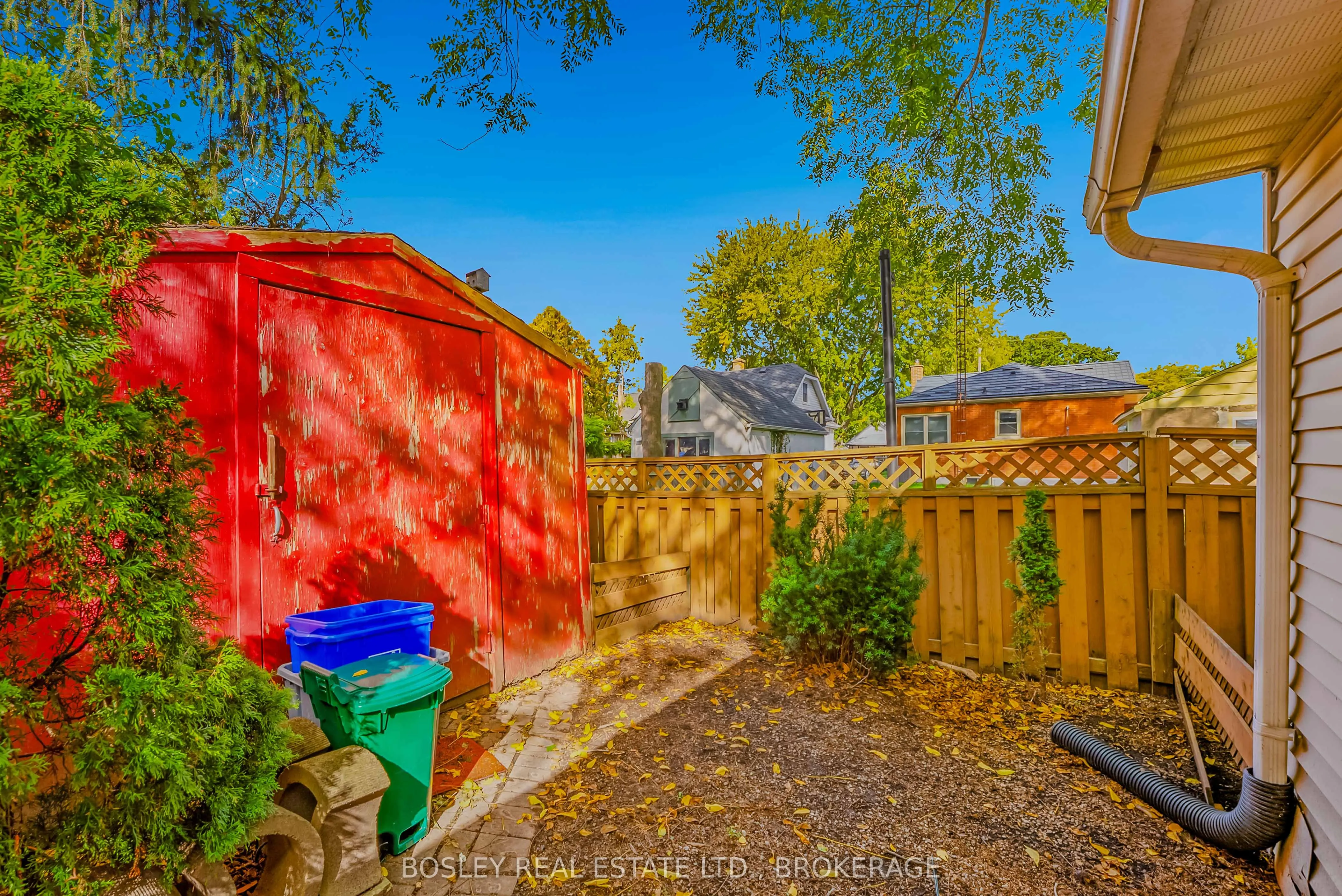 6373 Corwin Crescent