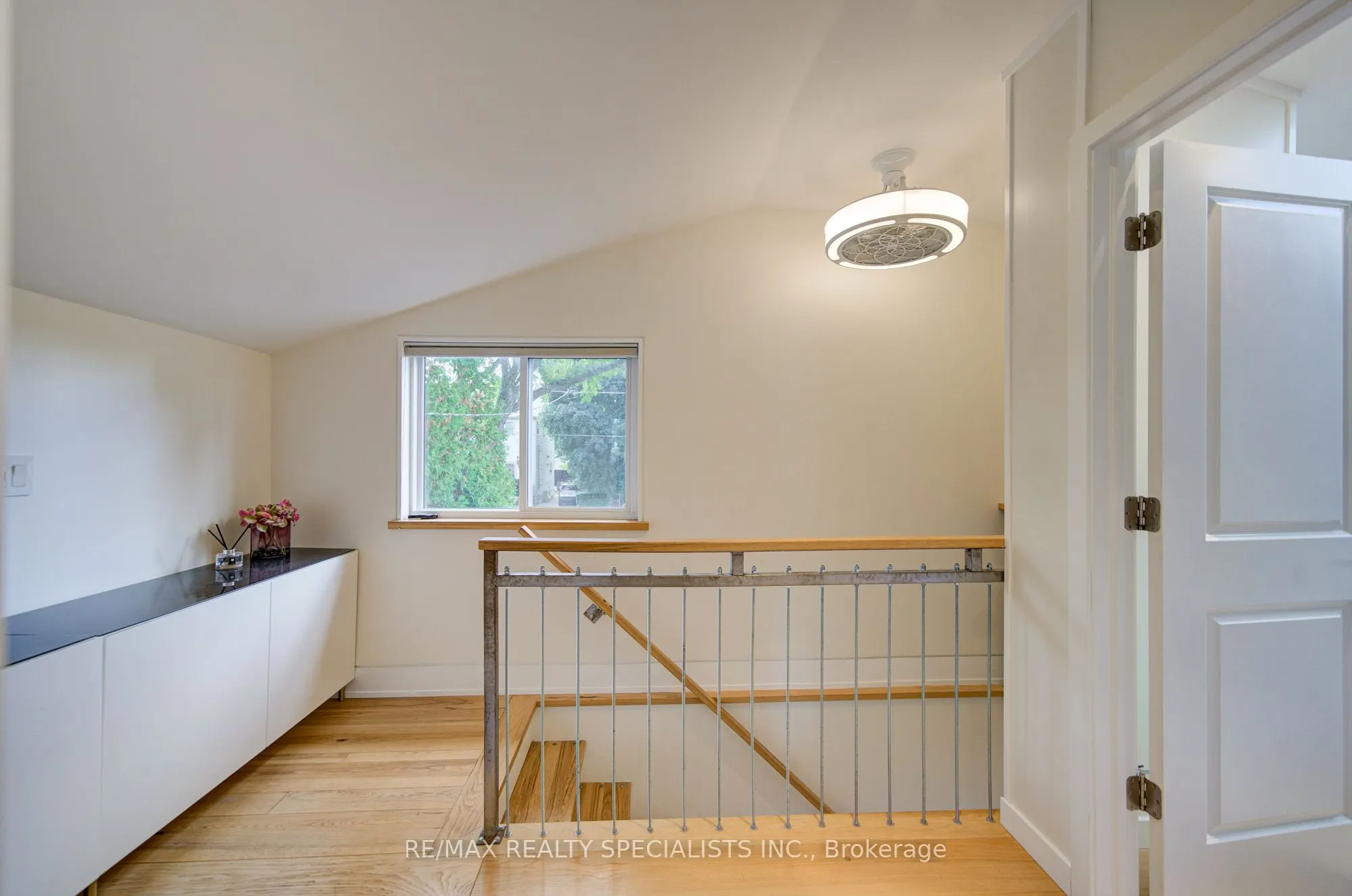 9 Grandview Drive