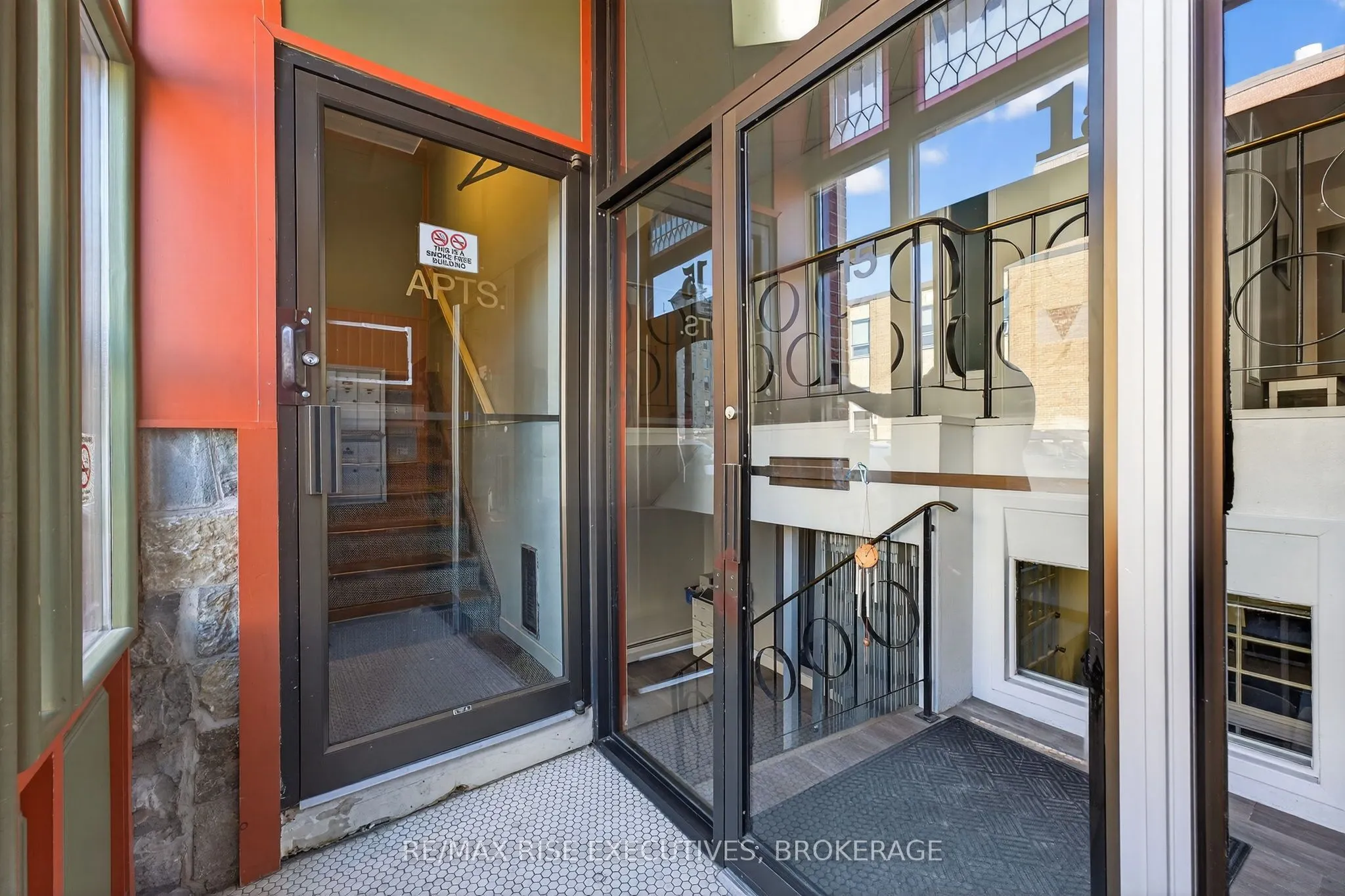 15 Montreal Street