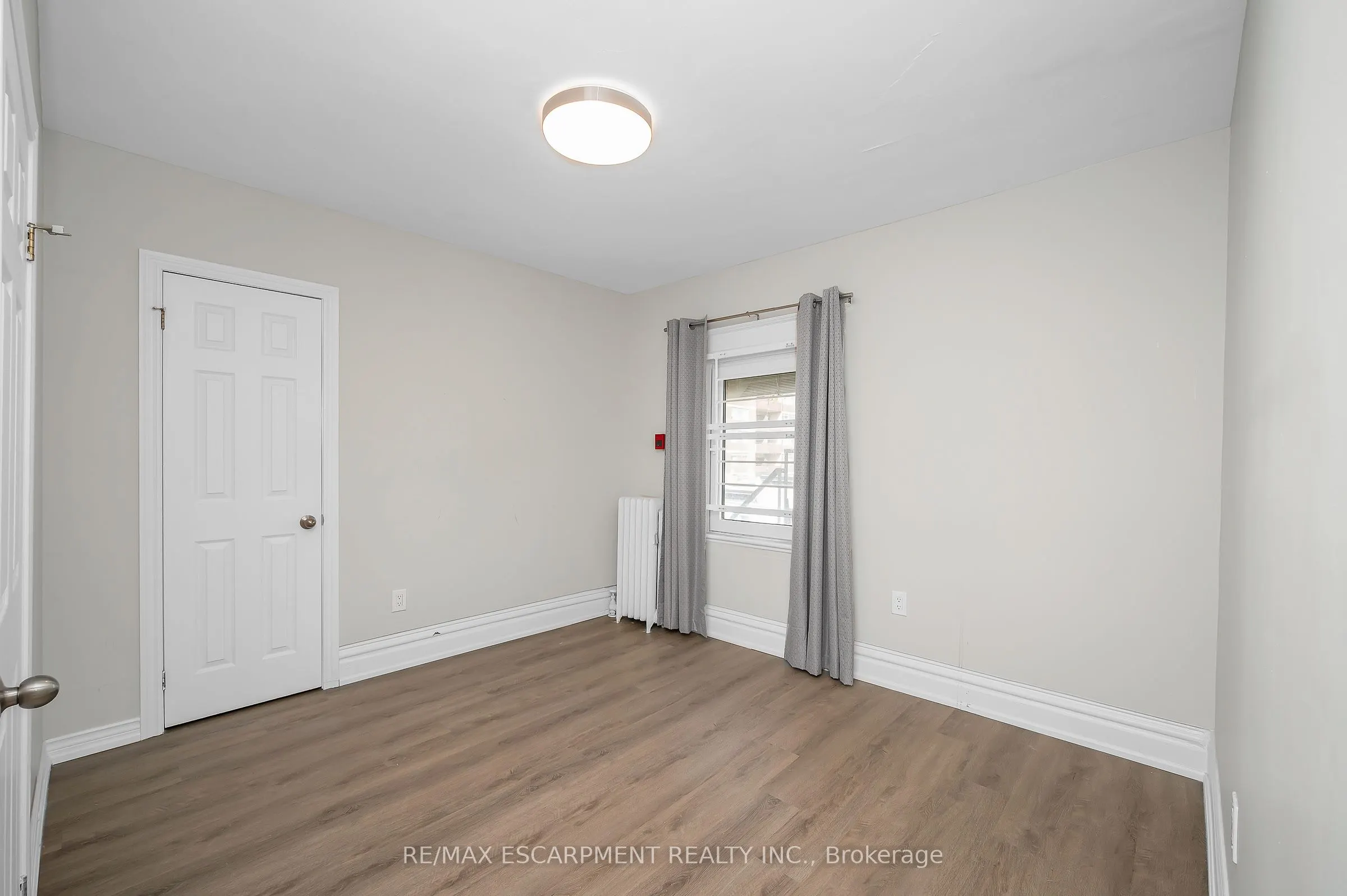 142 Caroline Street S, #6