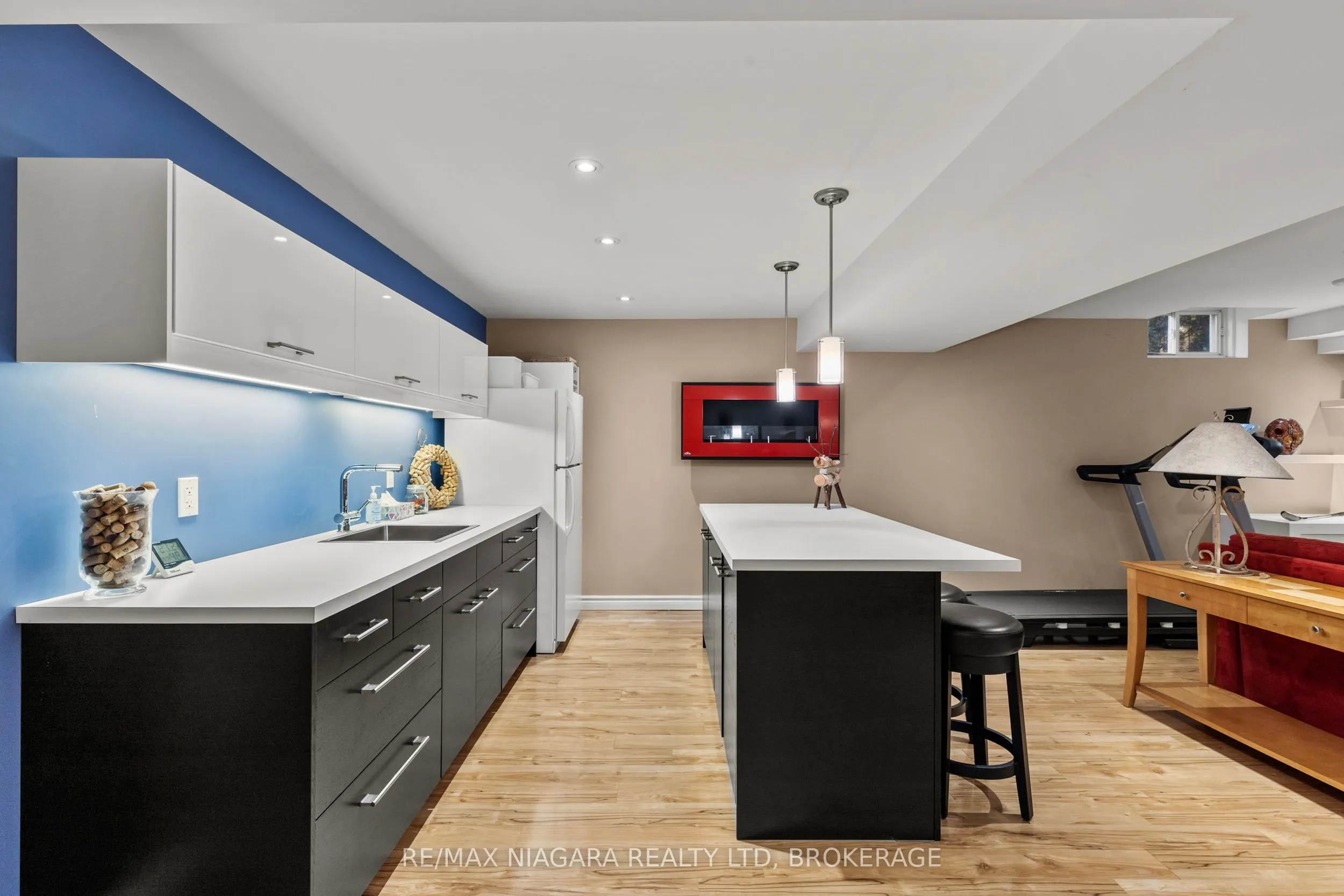 4 KARSAM Court