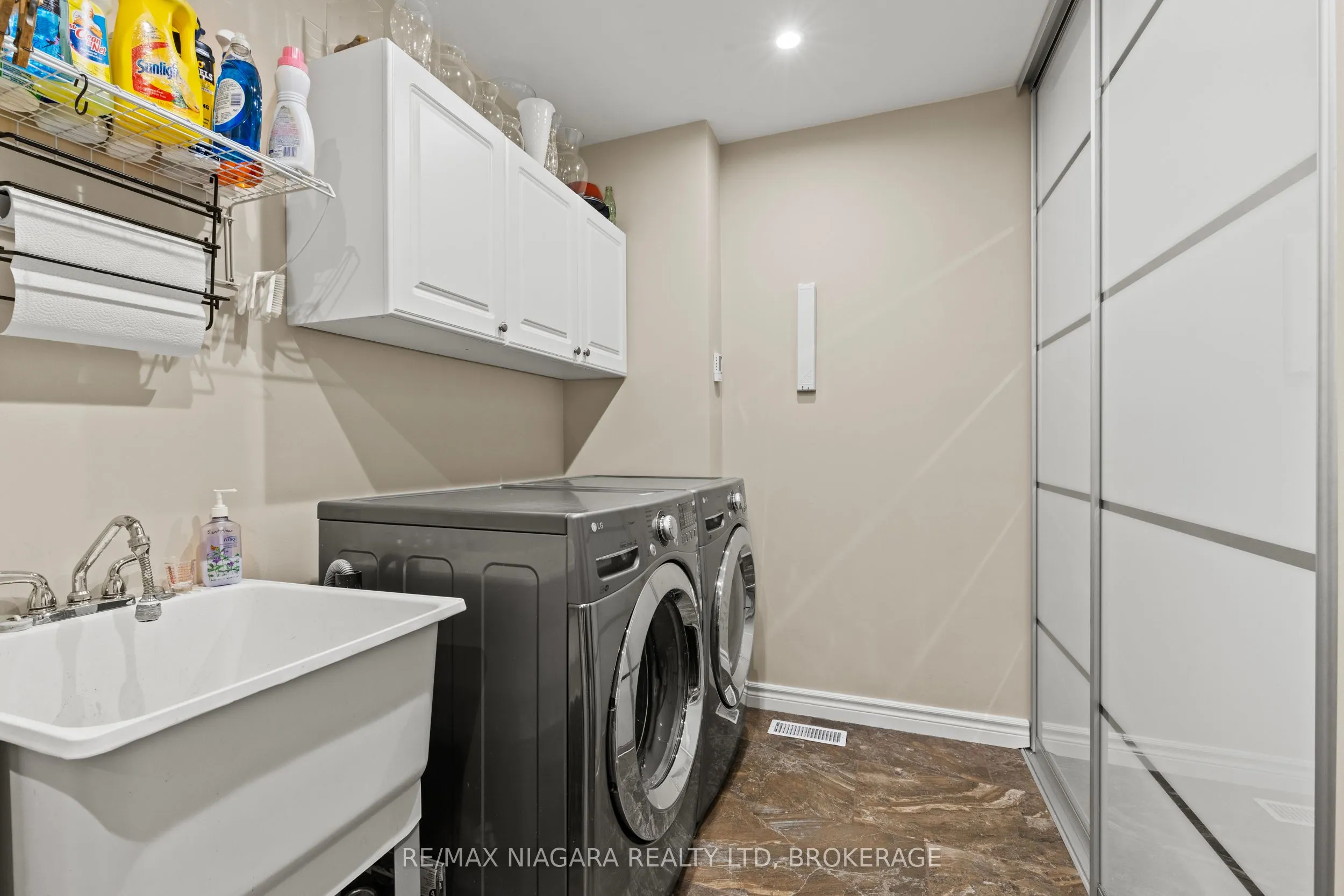 4 KARSAM Court