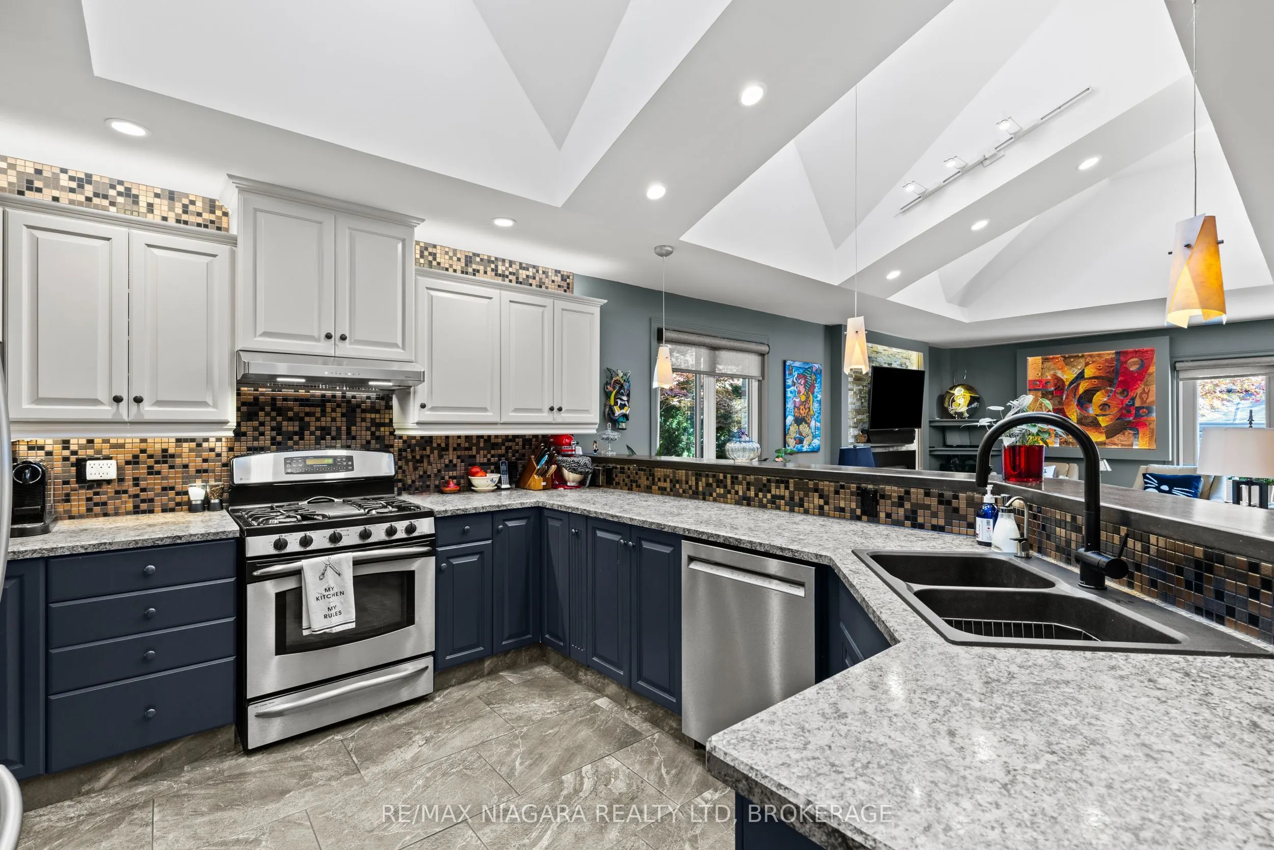 4 KARSAM Court