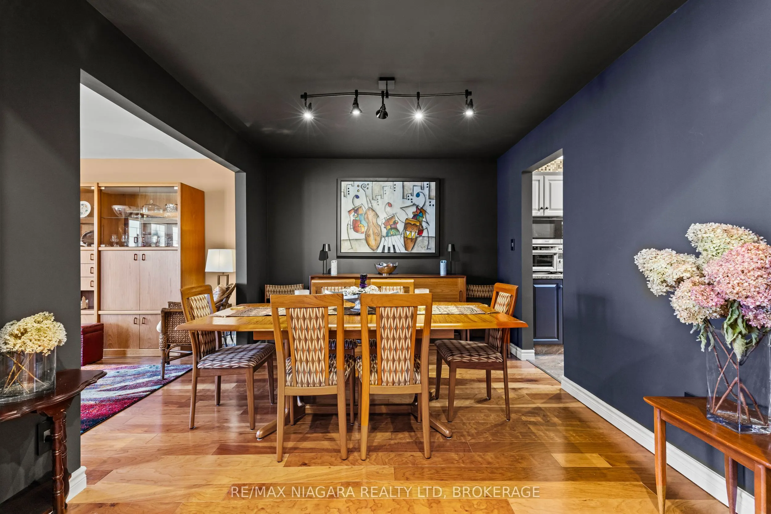 4 KARSAM Court