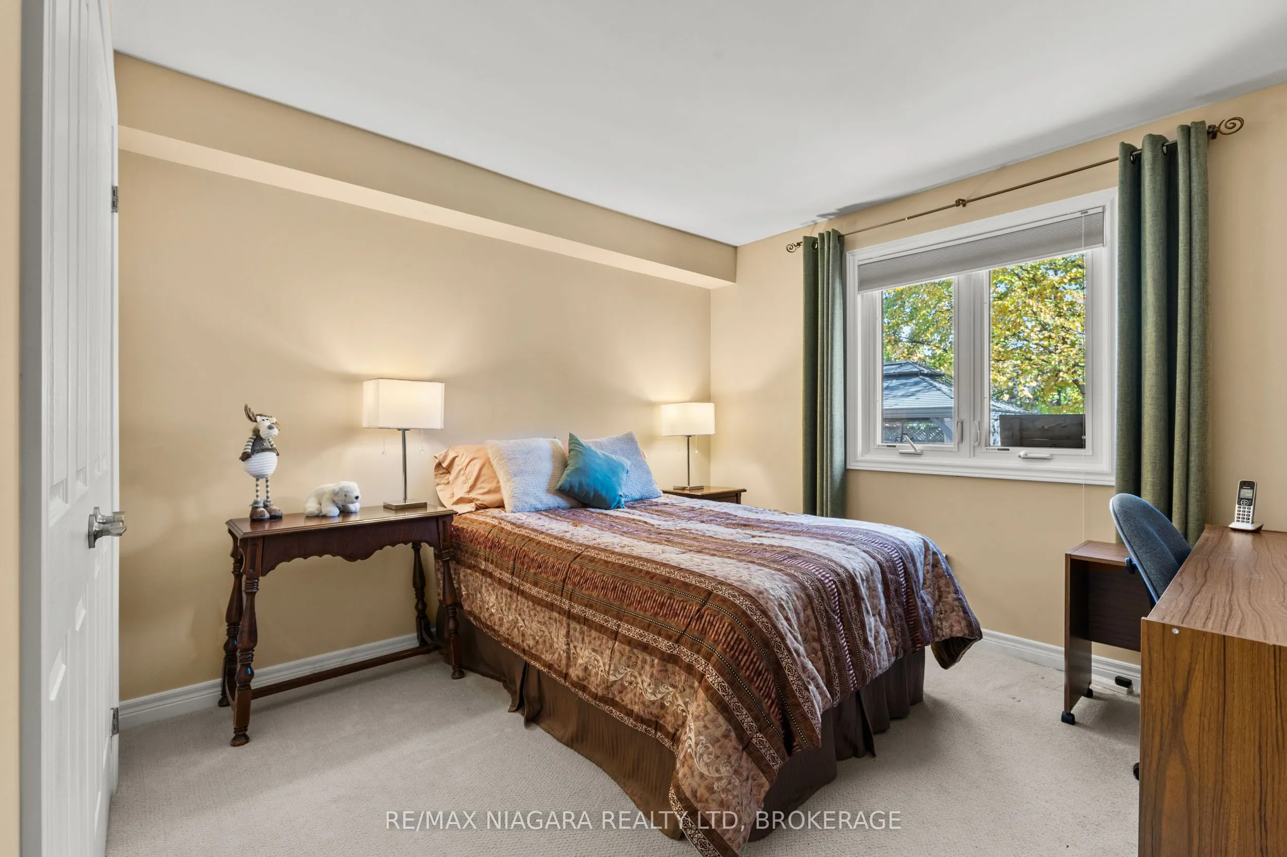 4 KARSAM Court