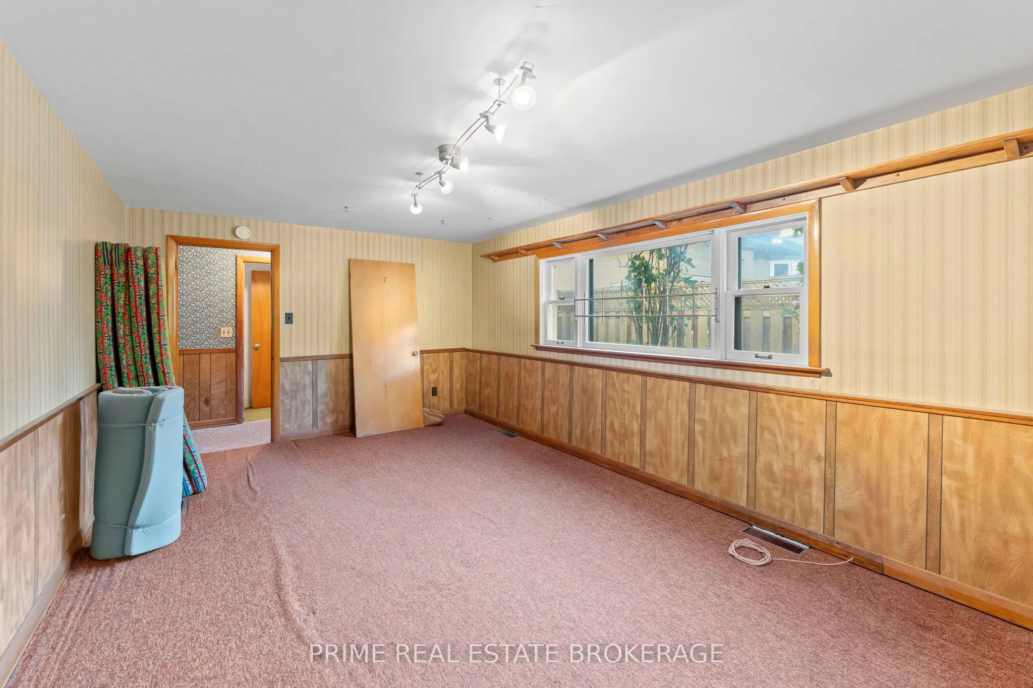 367 Ridout Street