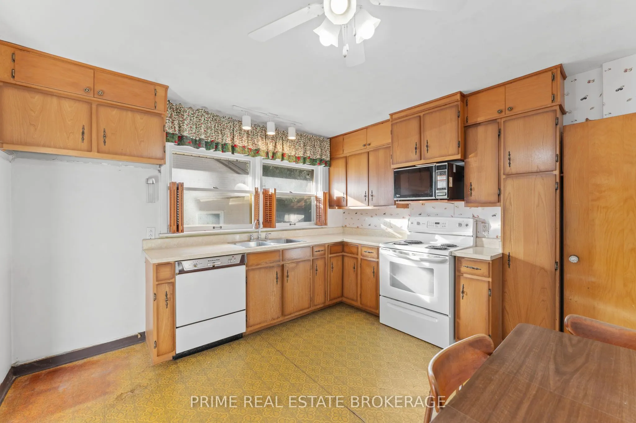 367 Ridout Street