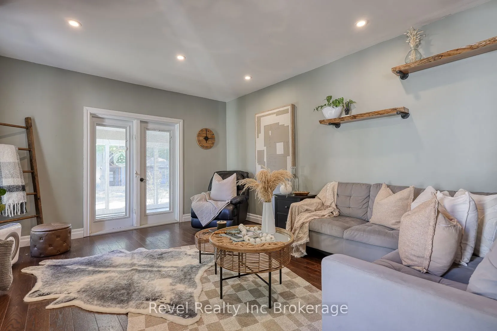 174 Delatre Street W