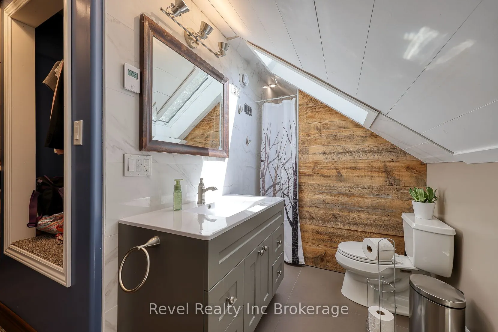 174 Delatre Street W