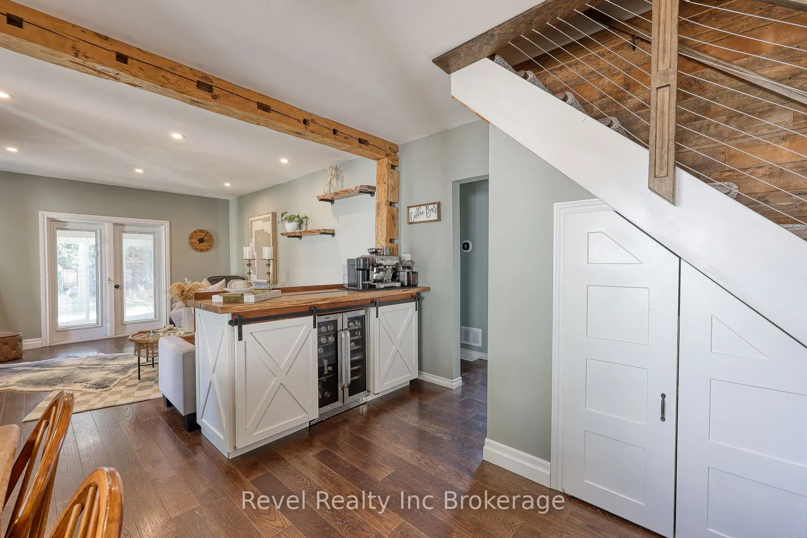 174 Delatre Street W