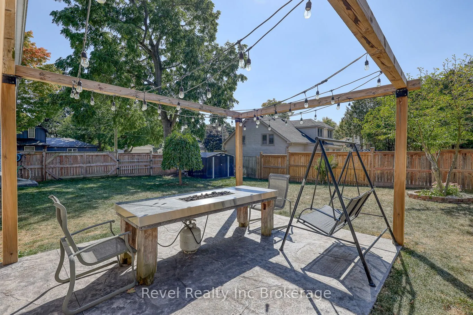 174 Delatre Street W