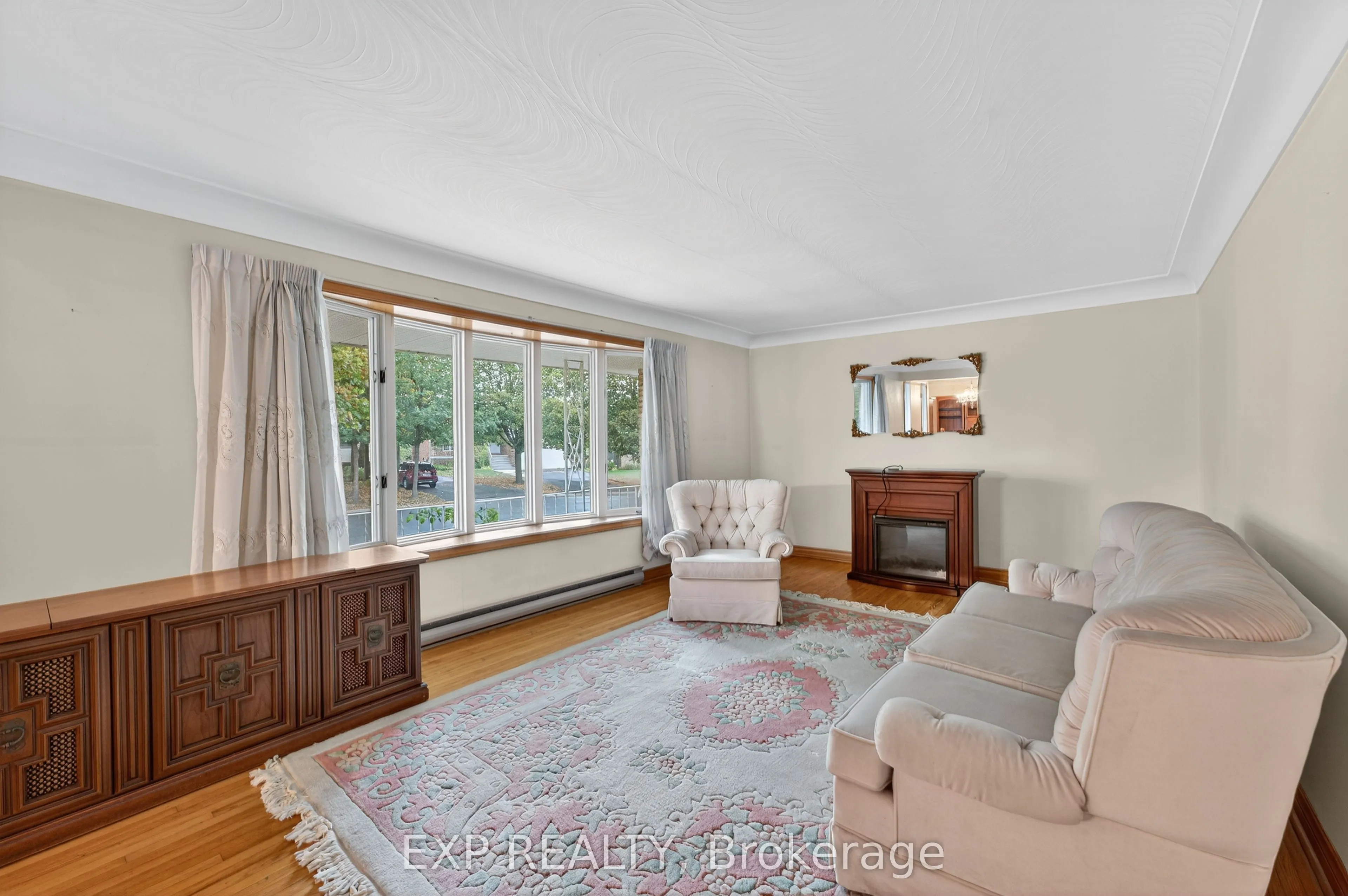 147 Inverness Crescent