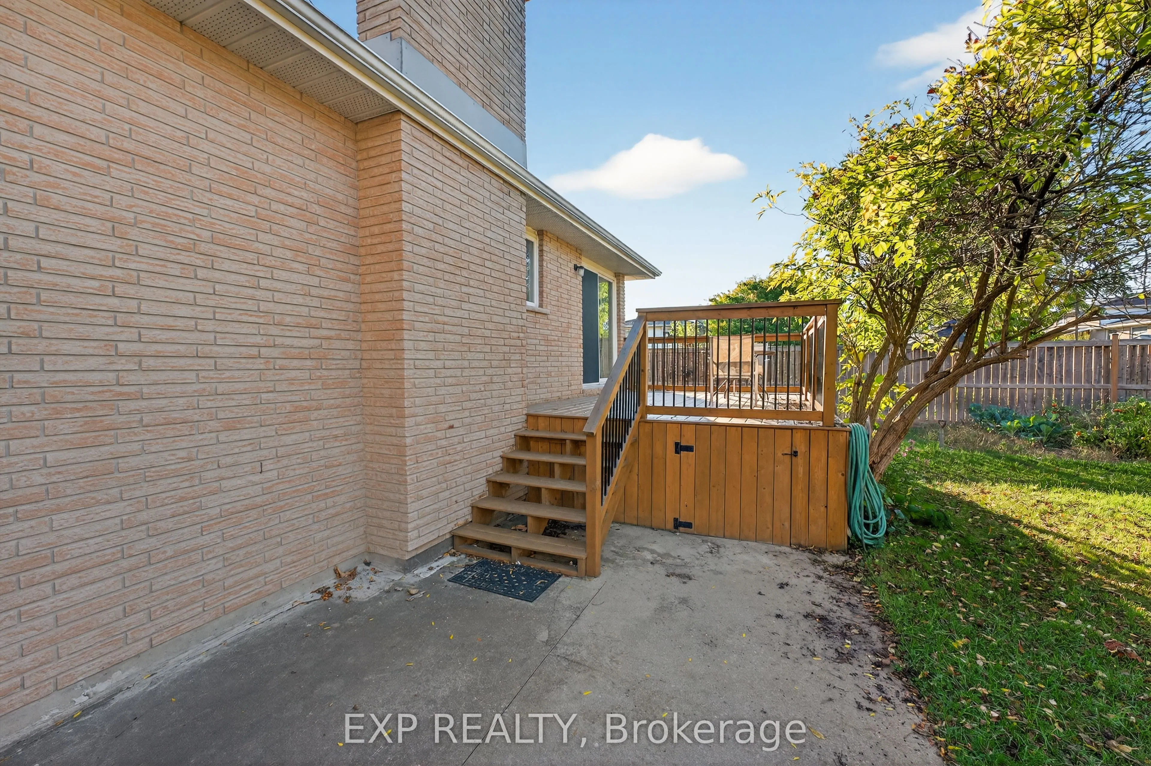 147 Inverness Crescent