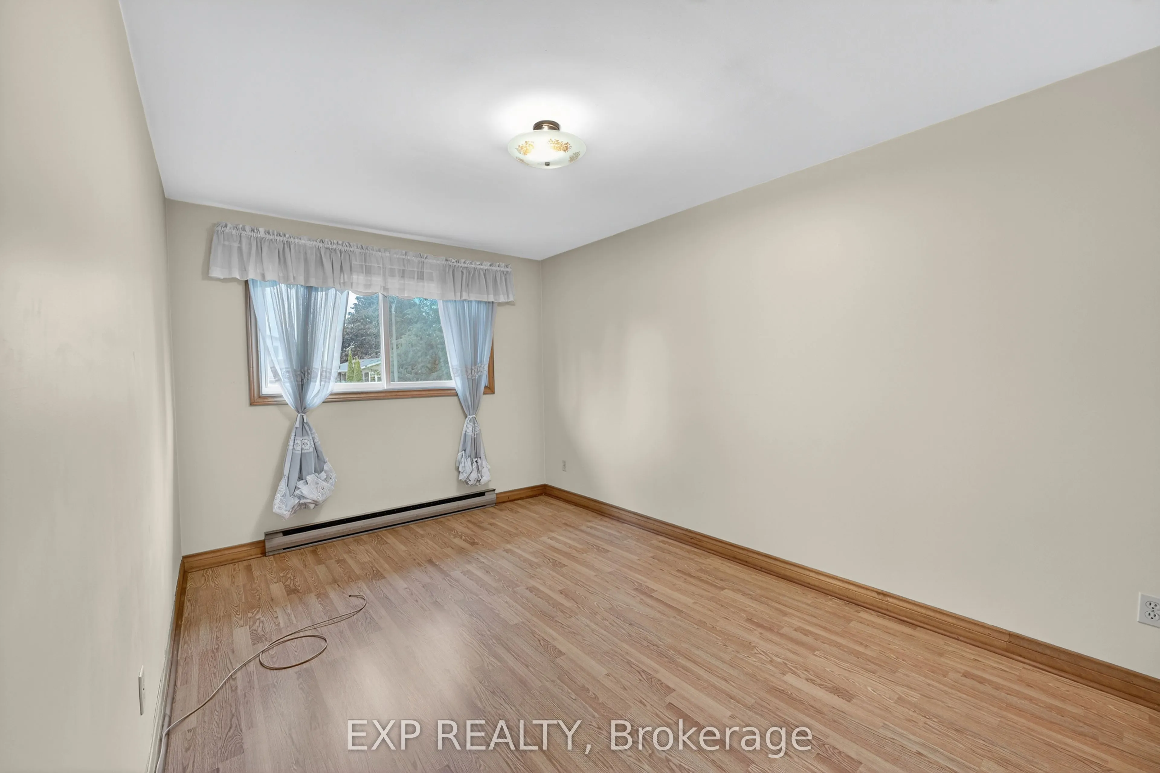 147 Inverness Crescent