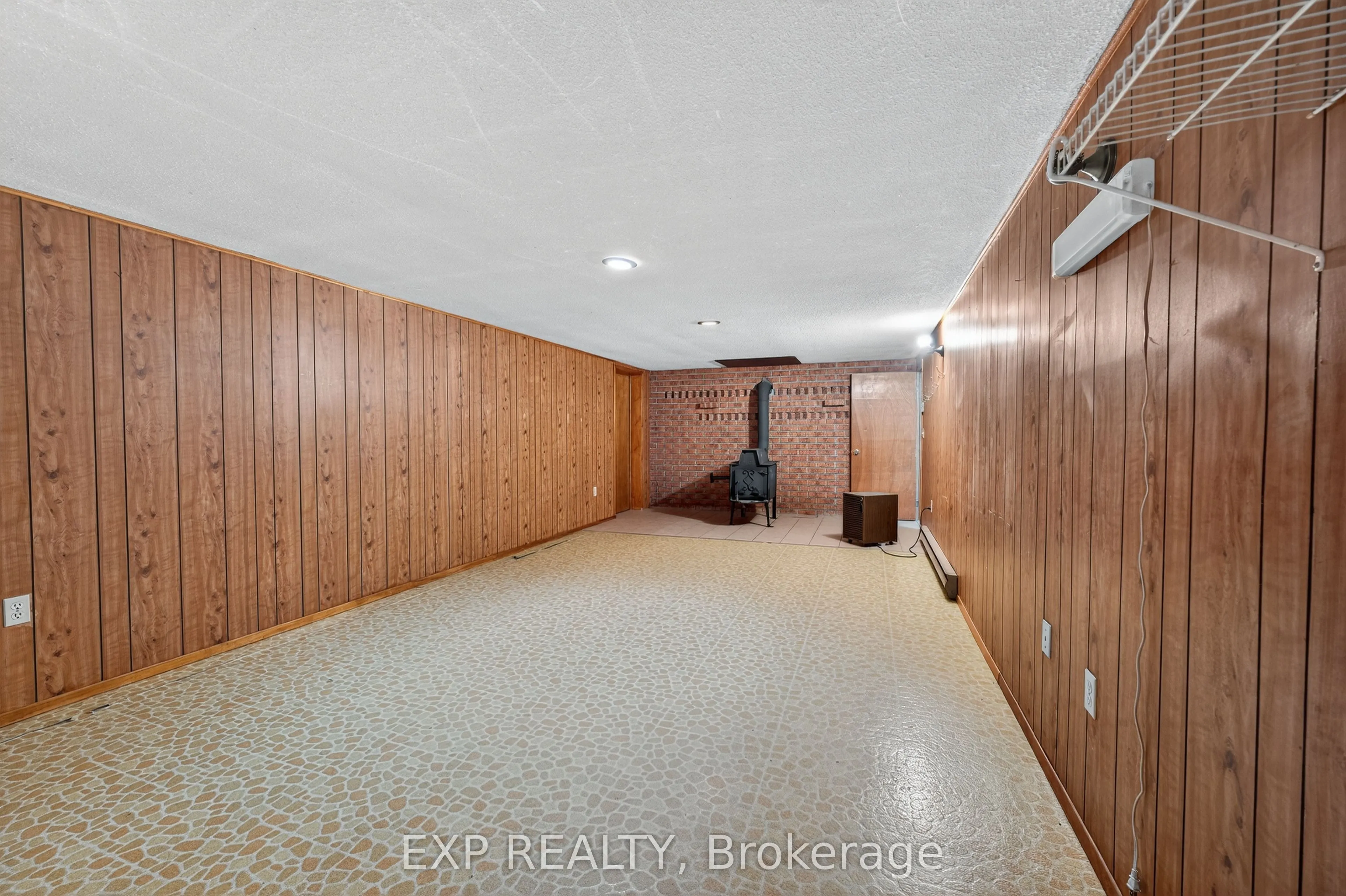 147 Inverness Crescent