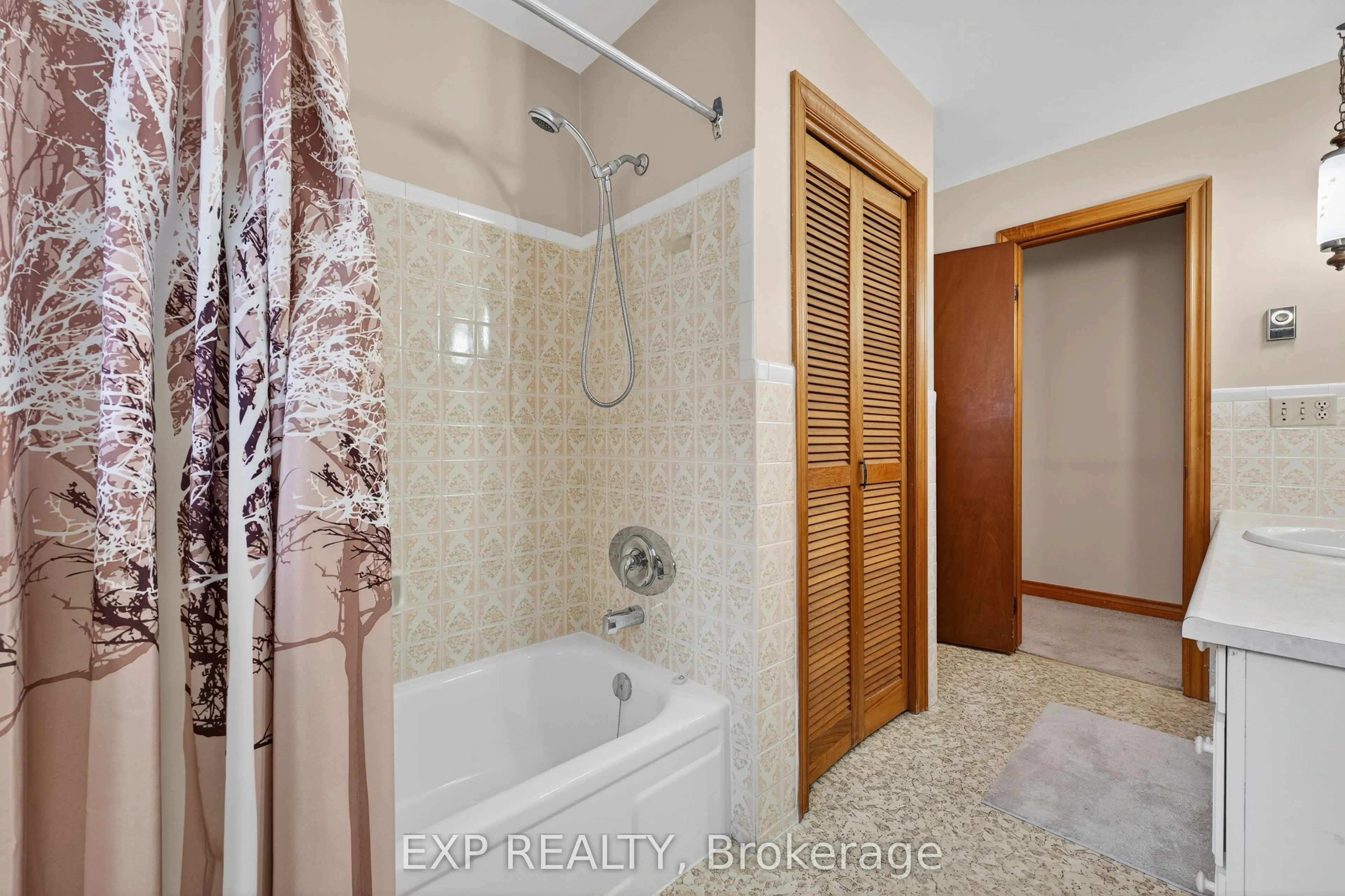 147 Inverness Crescent