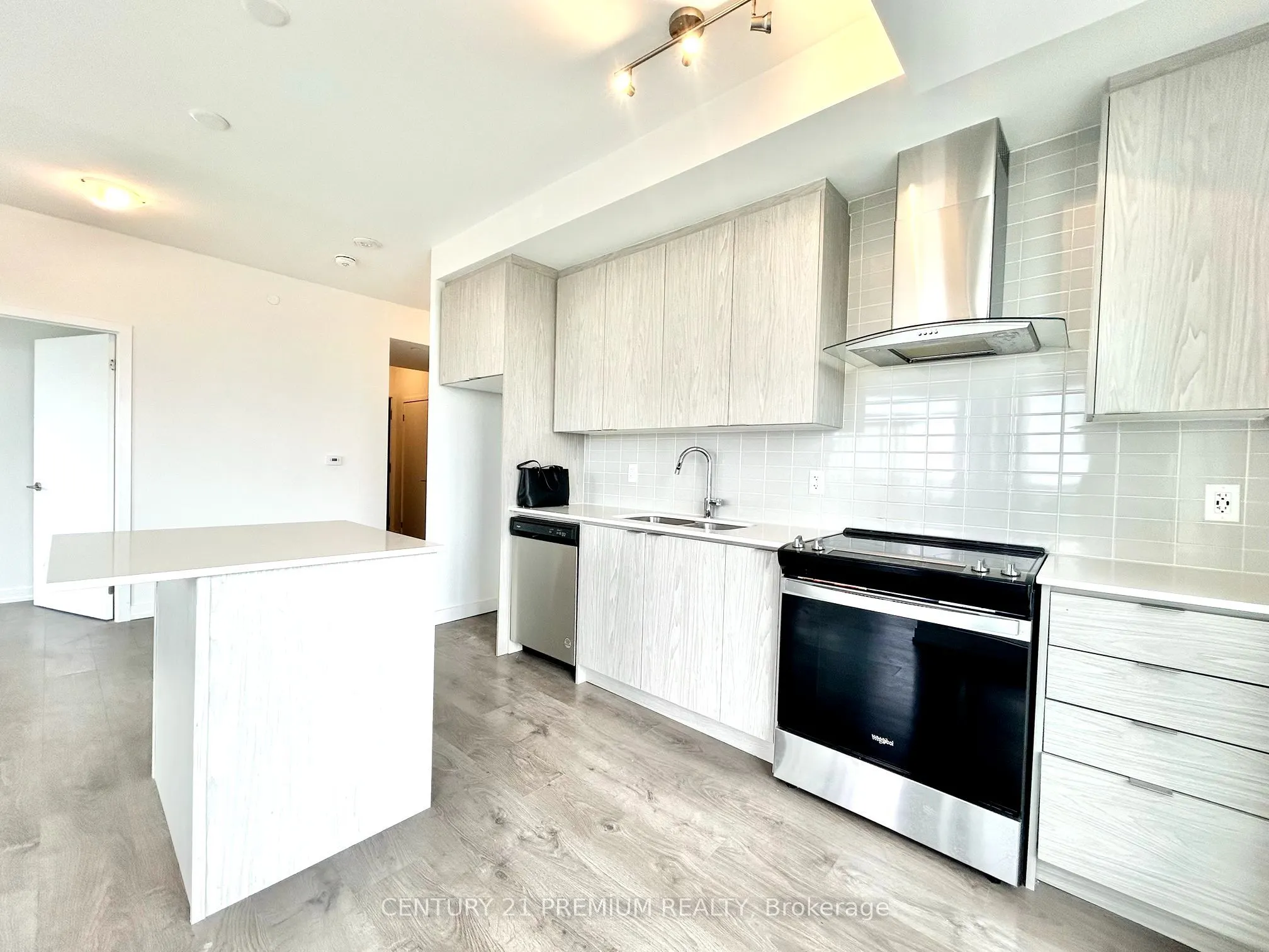 55 Duke Street, #1702